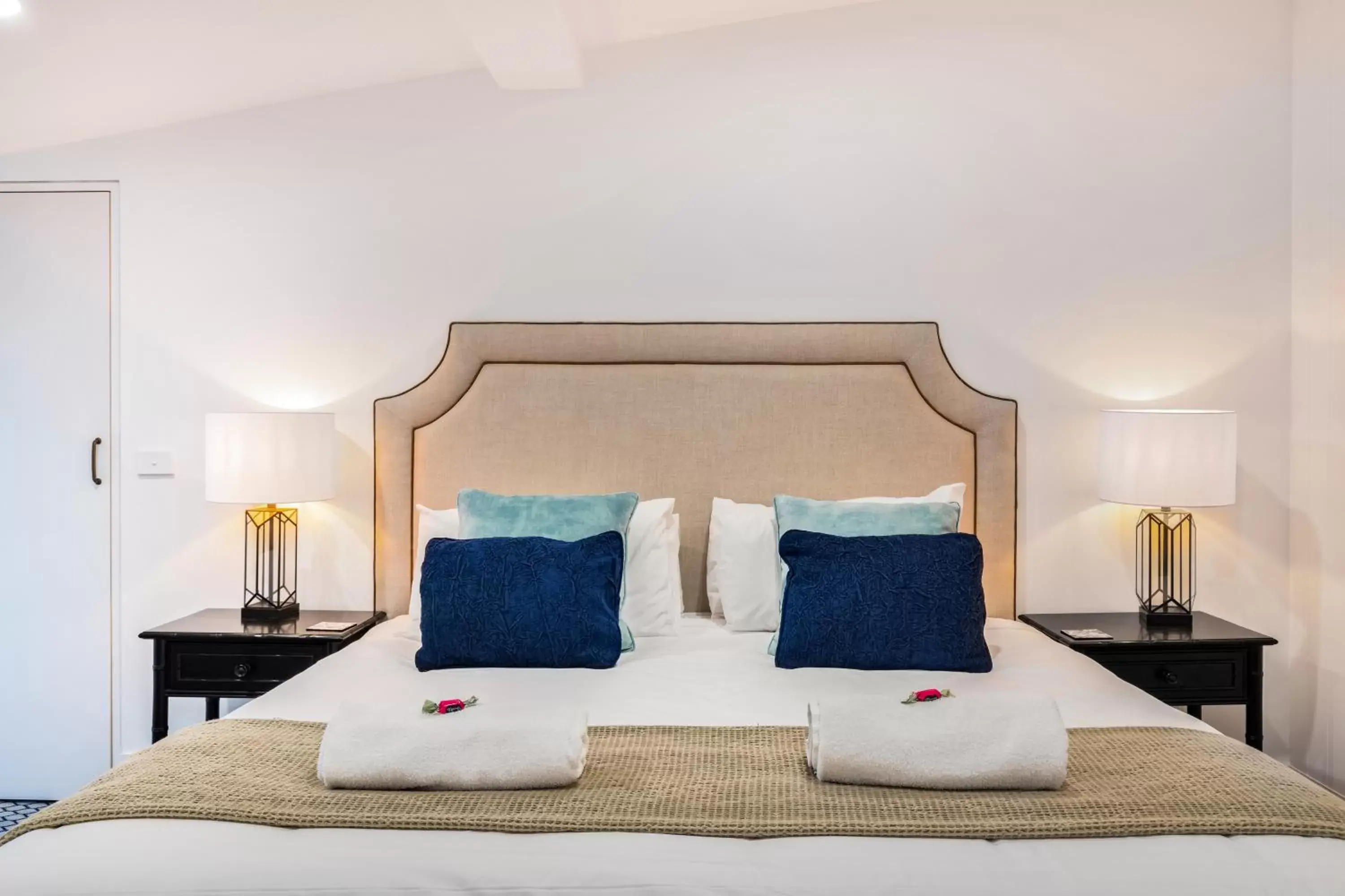 Bed in Seahorse Inn Hotel & Villas