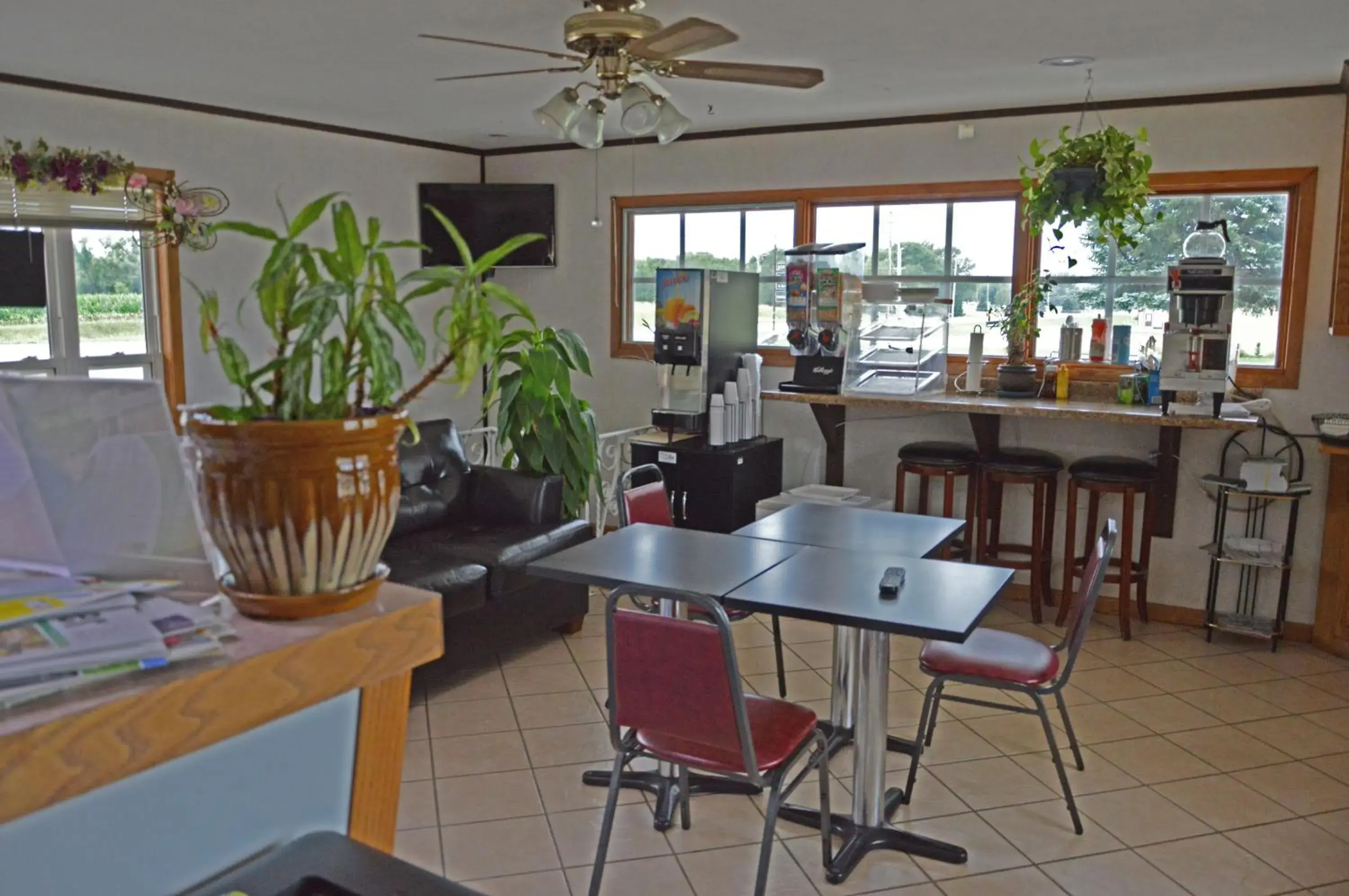 Restaurant/places to eat in Americas Best Value Inn Suburban Restaurant/places to eat in Americas Best Value Inn Suburban