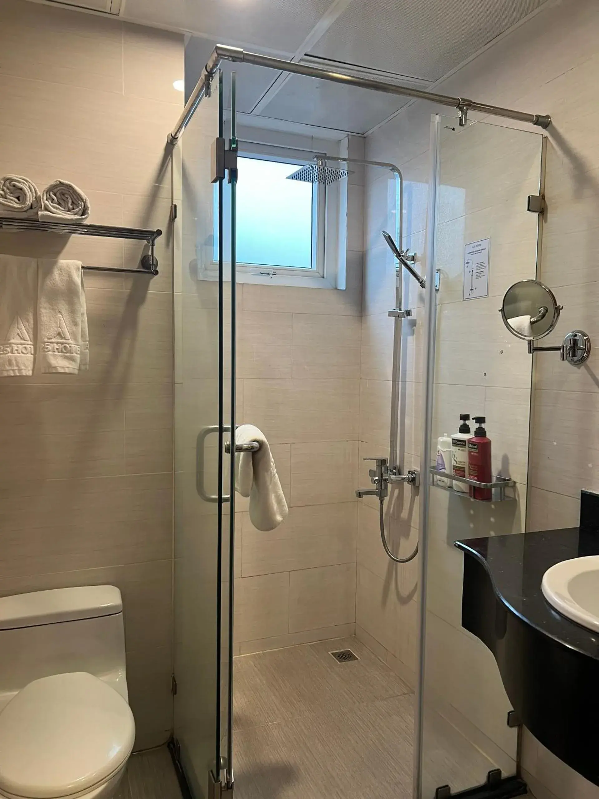 Bathroom in A25 Hotel - 19 Phan Đình Phùng