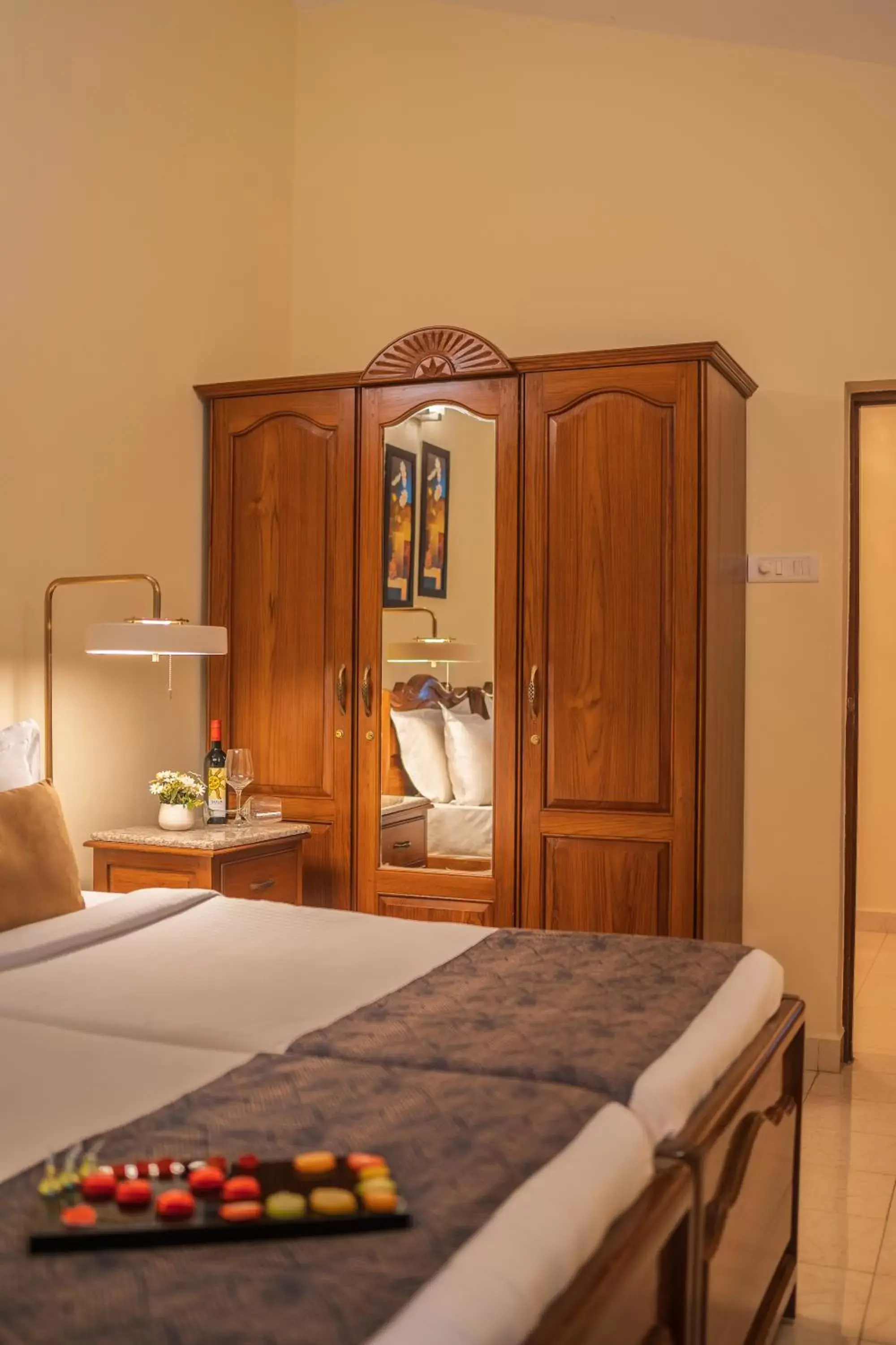 Bedroom, Bed in De Mandarin Beach Resort Suites & Villas, Candolim