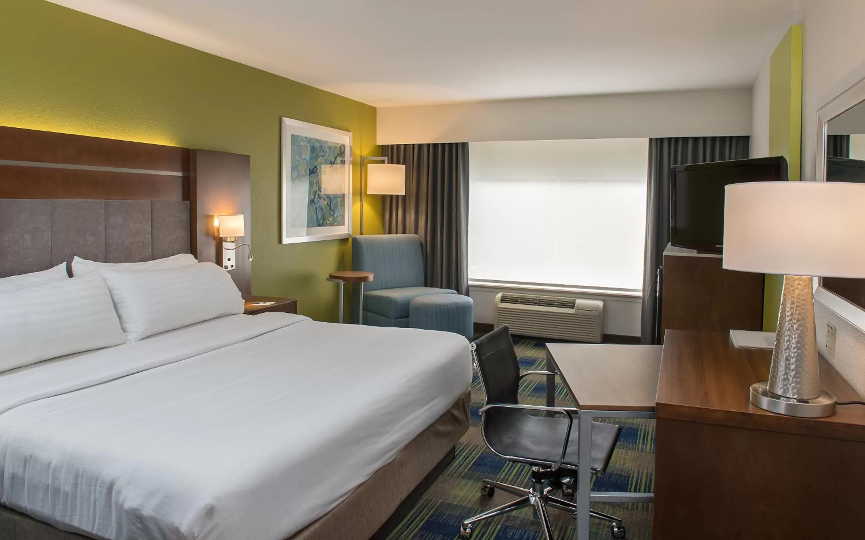 Photo of the whole room, Bed in Holiday Inn Express Hotel & Suites Clifton Park by IHG