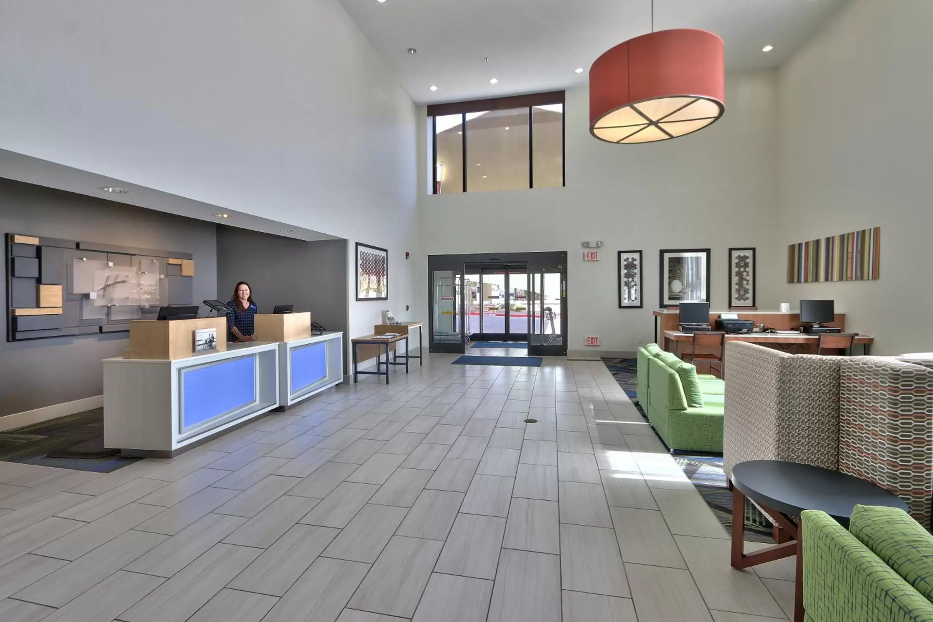 Property building in Holiday Inn Express Hotel & Suites Albuquerque - North Balloon Fiesta Park by IHG Property building in Holiday Inn Express Hotel & Suites Albuquerque - North Balloon Fiesta Park by IHG
