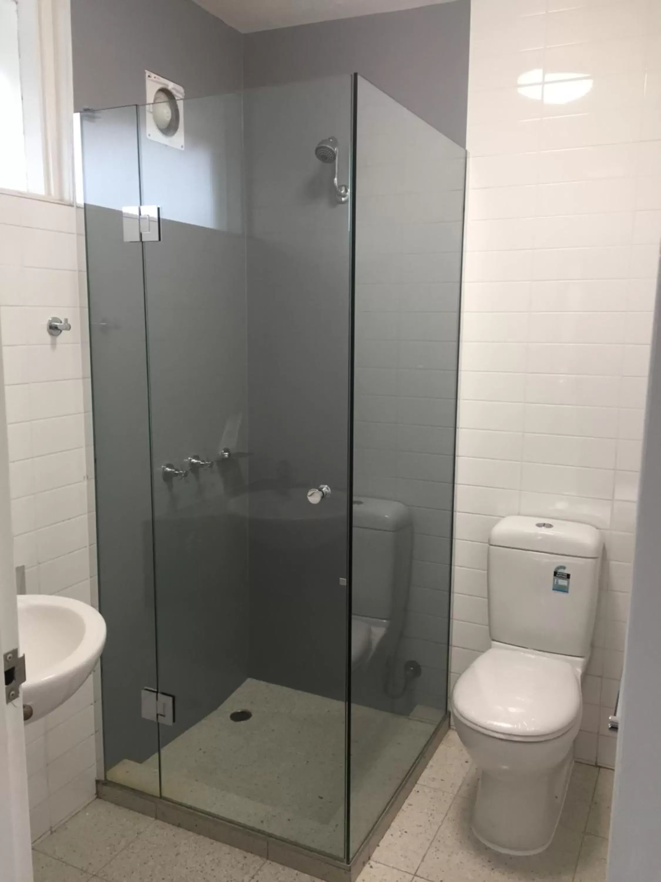 Bathroom in Cosmopolitan Hotel Melbourne