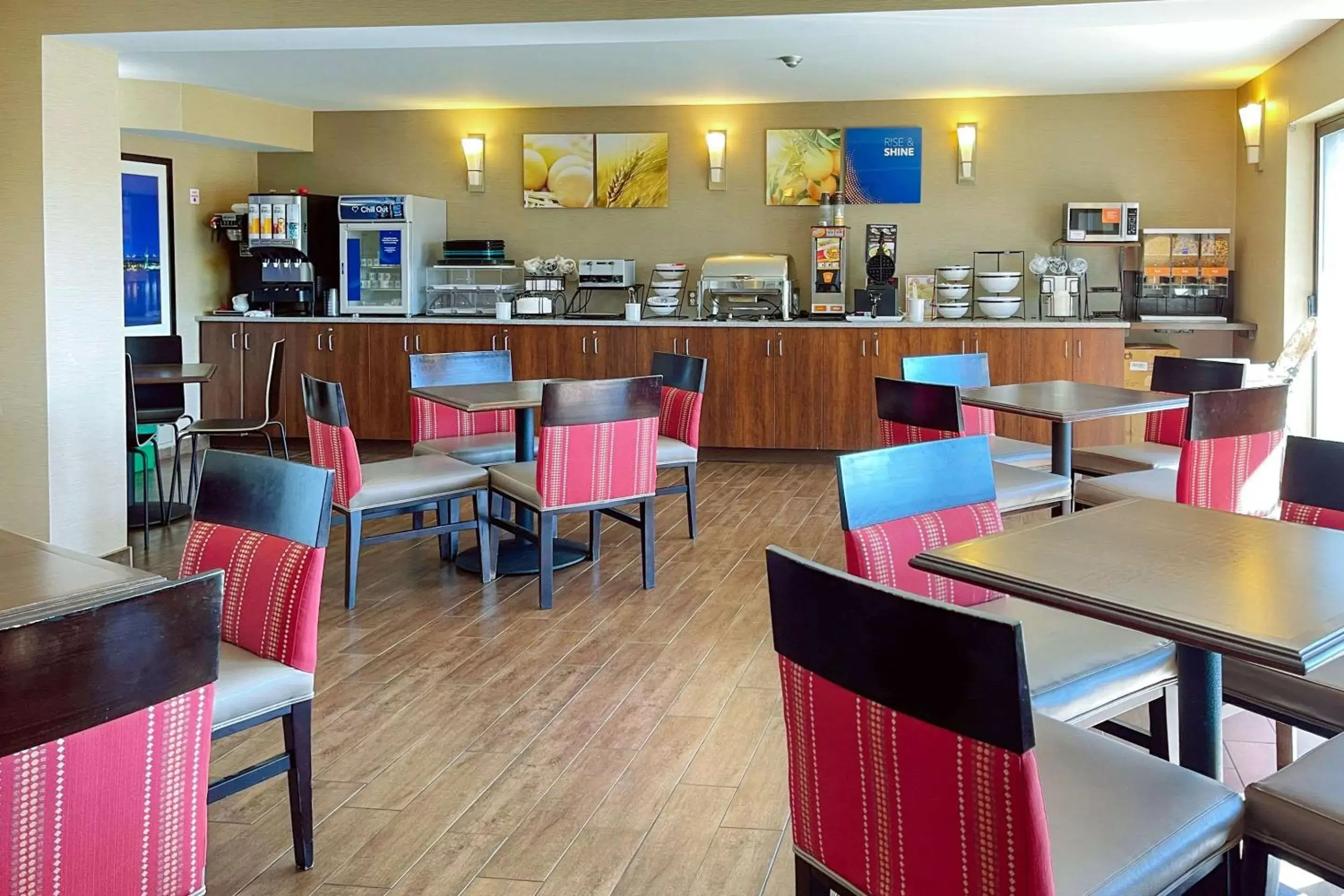 Breakfast, Restaurant/Places to Eat in Comfort Inn Dartmouth