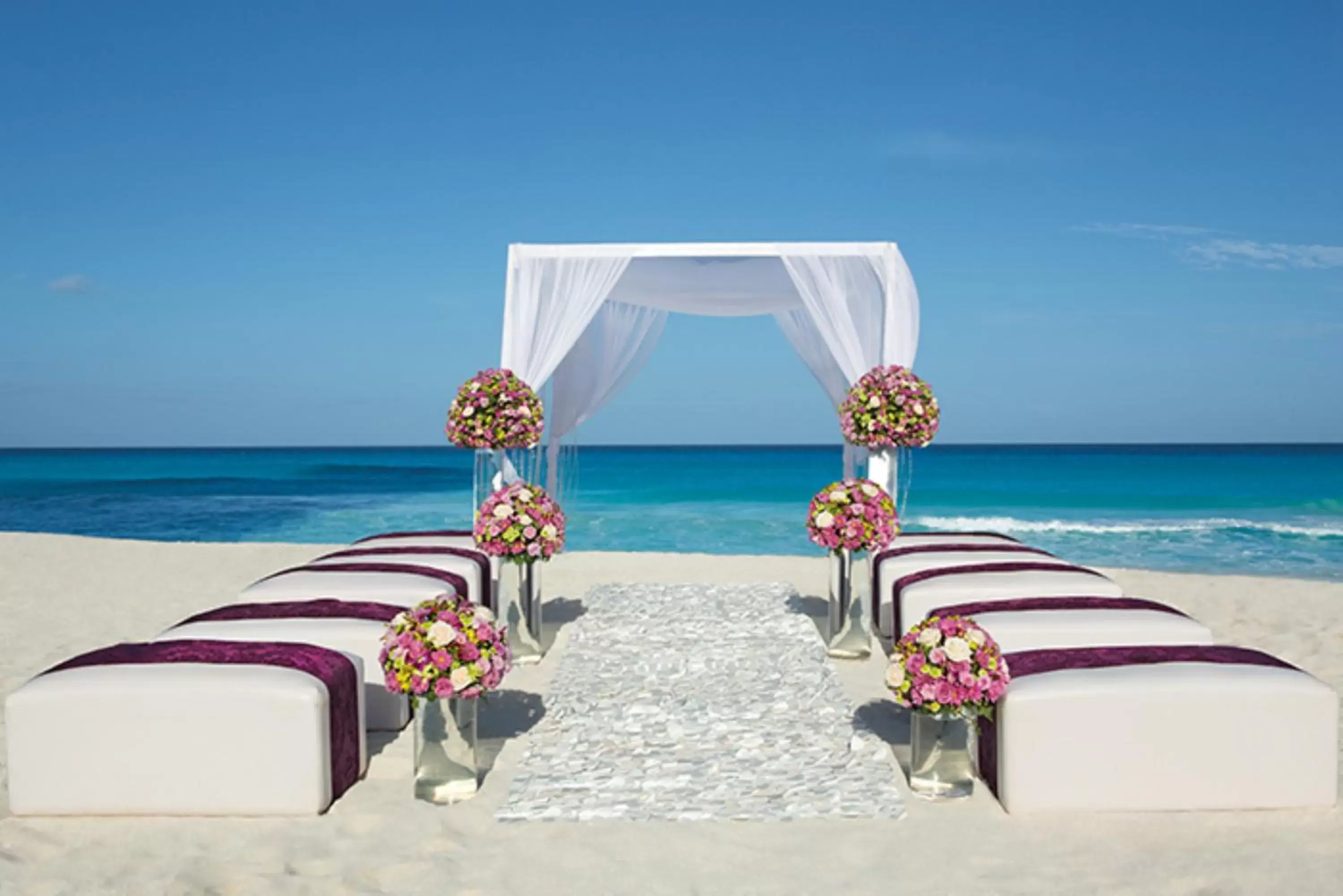 Banquet/Function facilities, Beach in Secrets The Vine Cancun - All Inclusive Adults Only