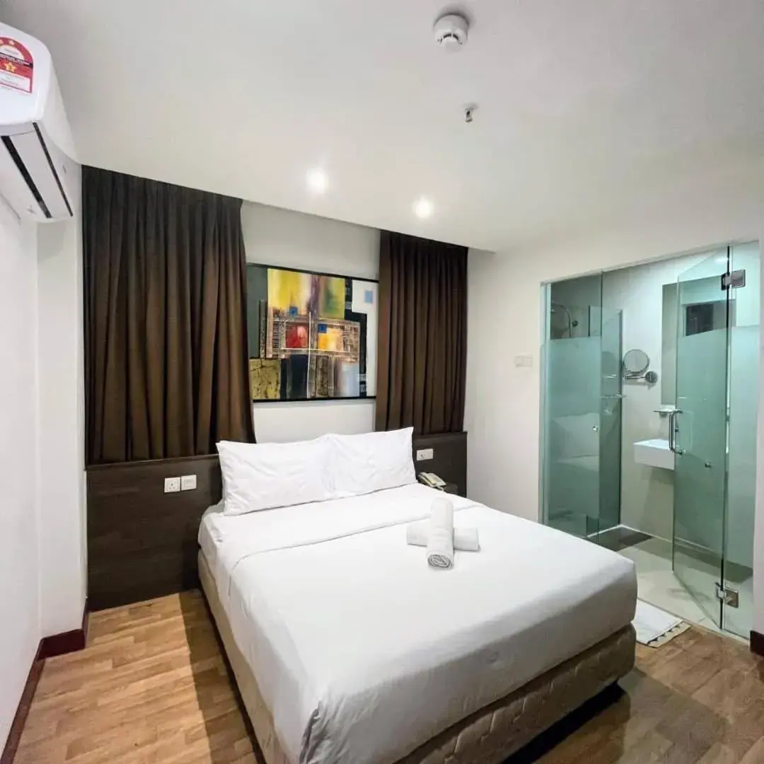 Bed in Frenz Hotel Kuala Lumpur