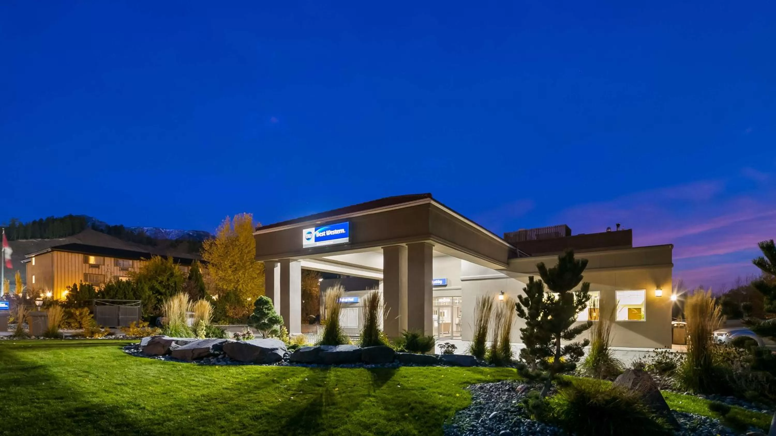 Property building in Best Western Mountainview Inn