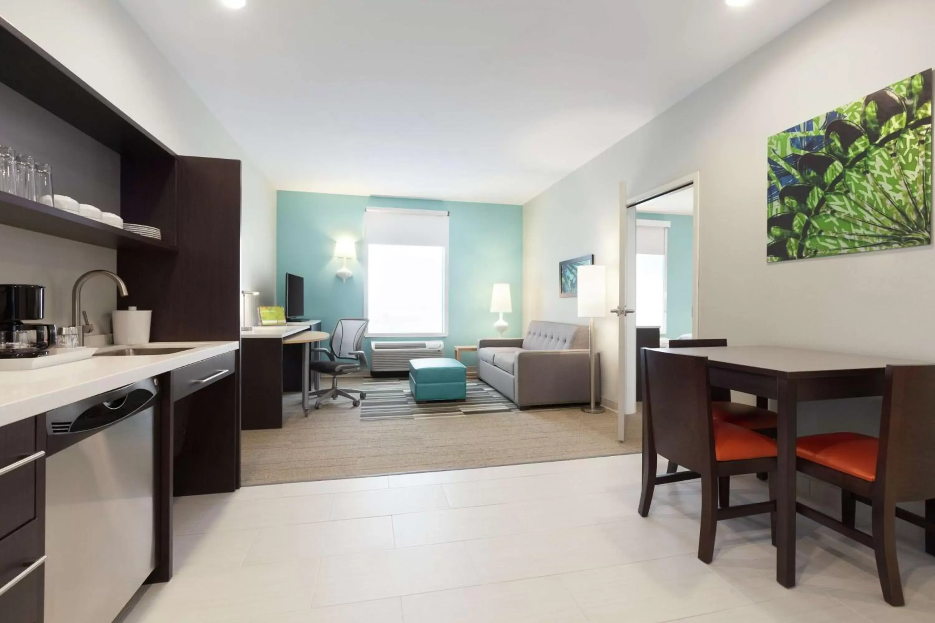 Bedroom, Kitchen/Kitchenette in Home2 Suites by Hilton Amarillo West Medical Center