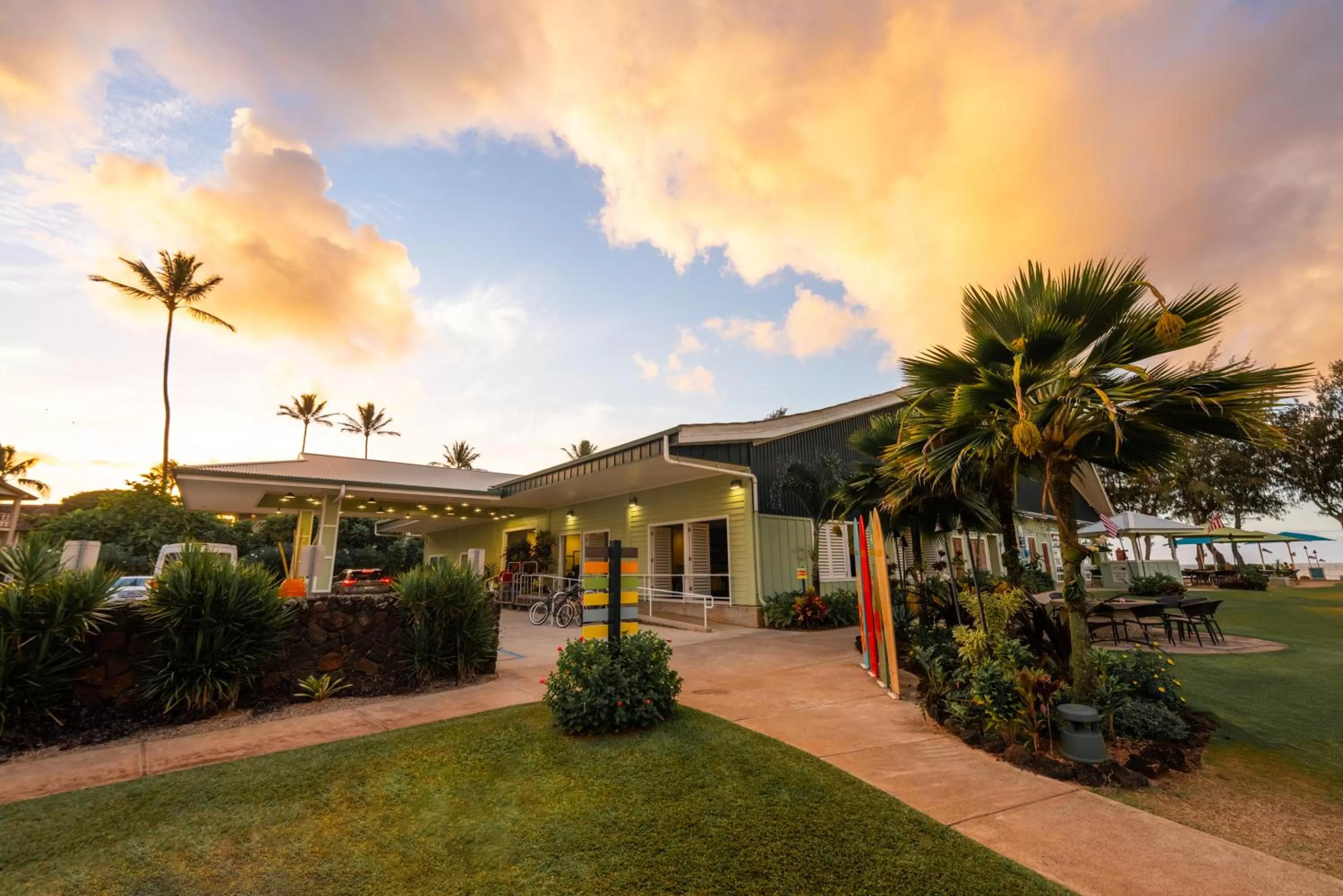 Property building in Kauai Shores Hotel