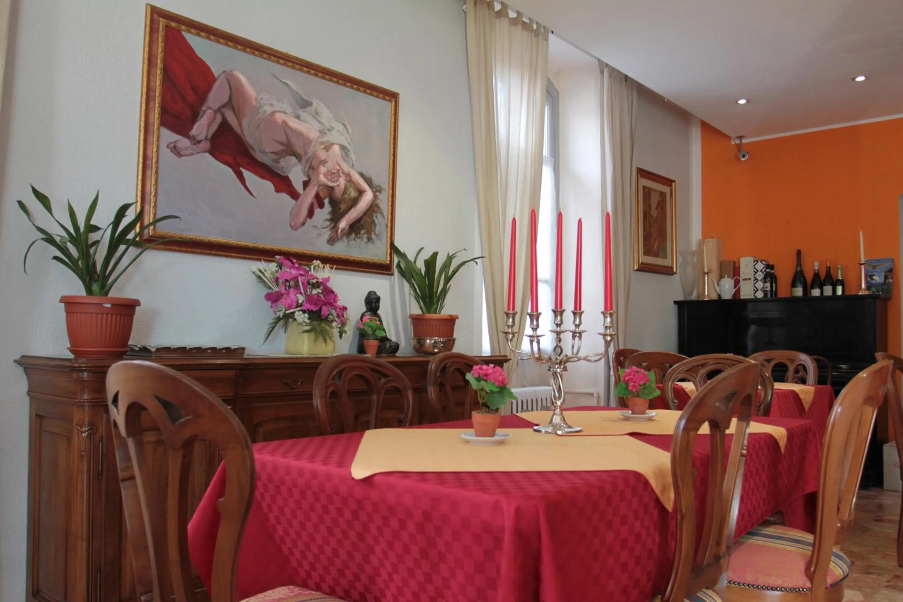 Lounge or bar in Hotel Domodossola