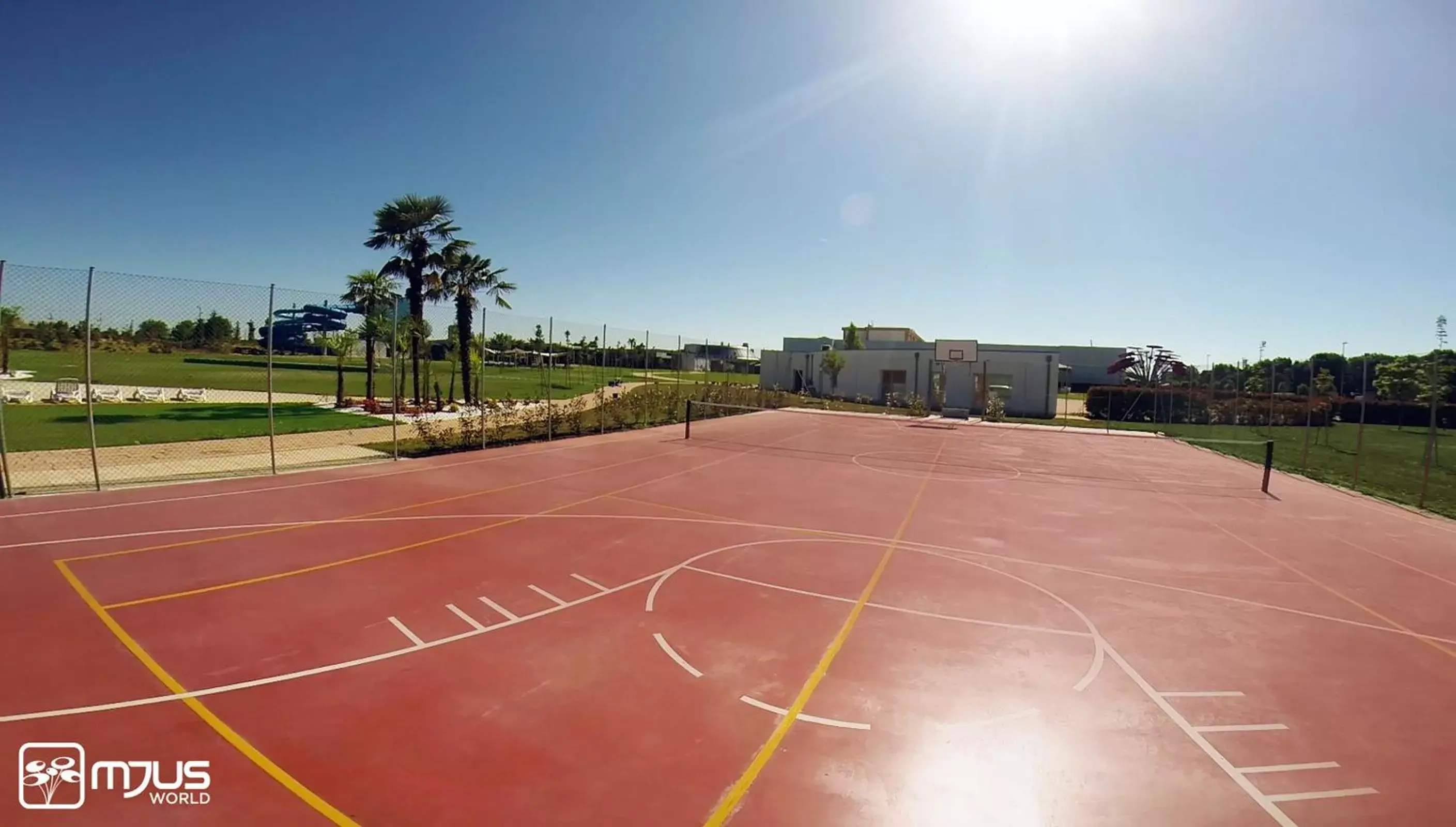 Tennis court, Tennis/Squash in Mjus Resort & Thermal Park