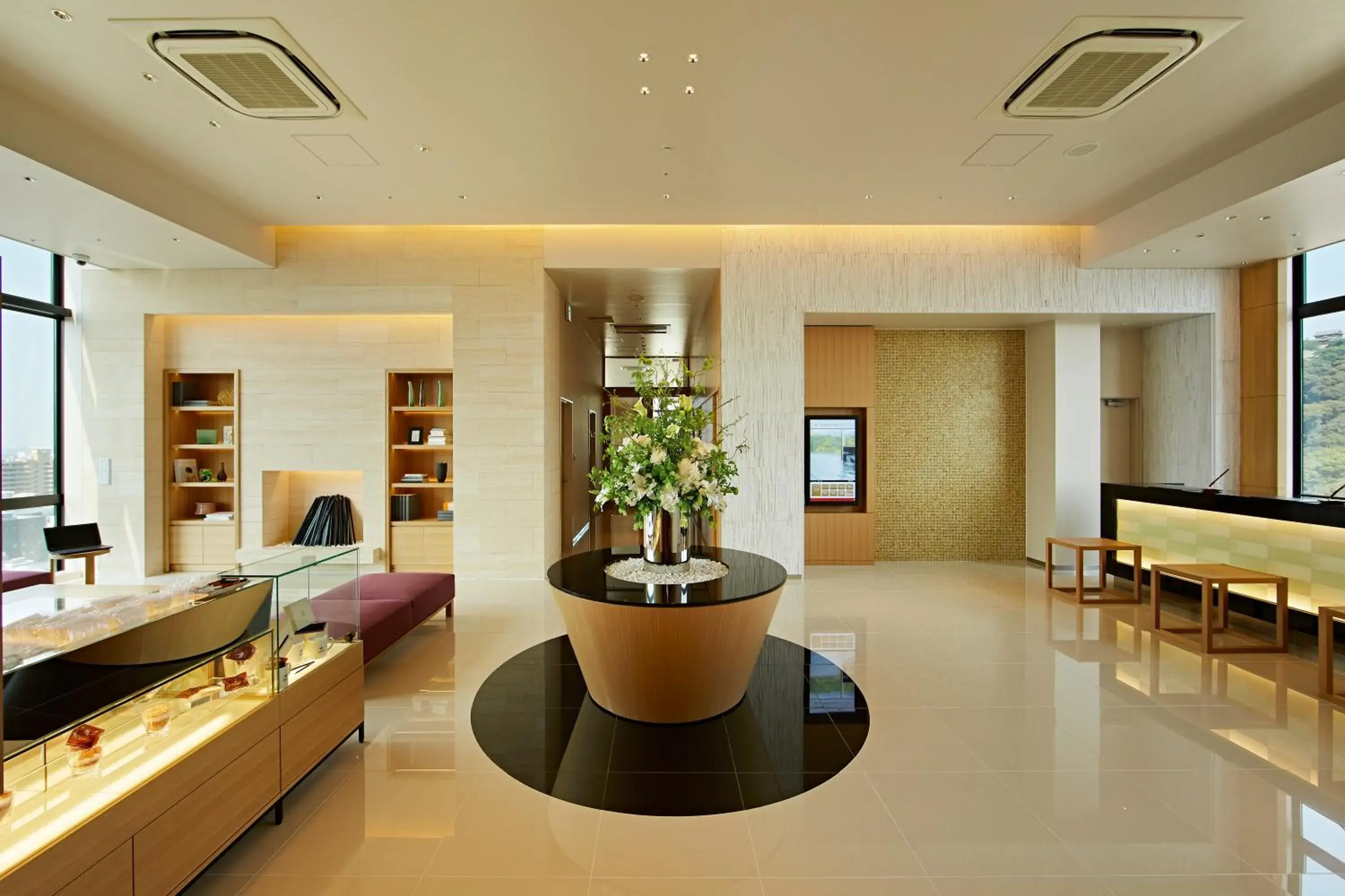 Lobby or reception, Lounge/Bar in Candeo Hotels Matsuyama Okaido
