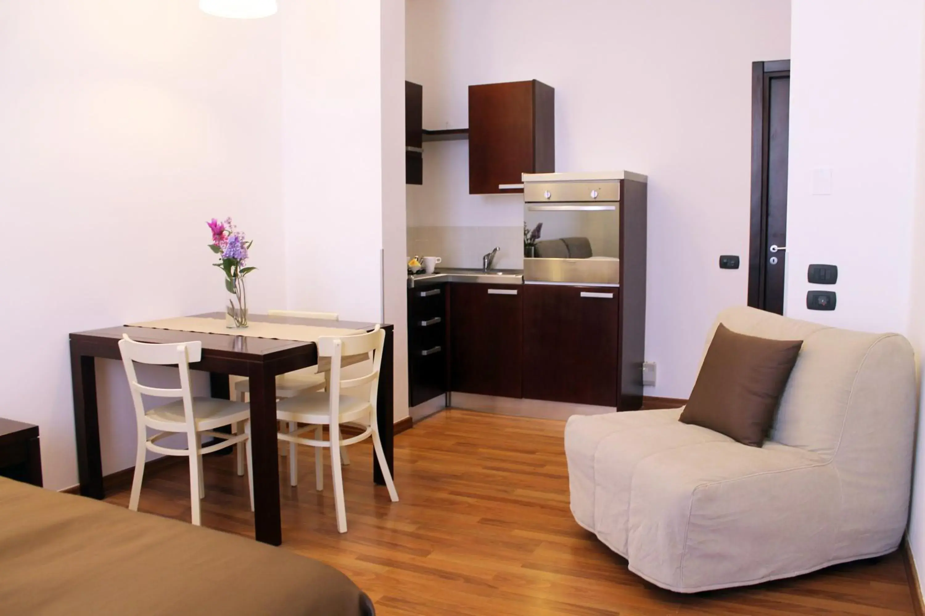 Kitchen or kitchenette, Dining Area in Badia Nuova Residence