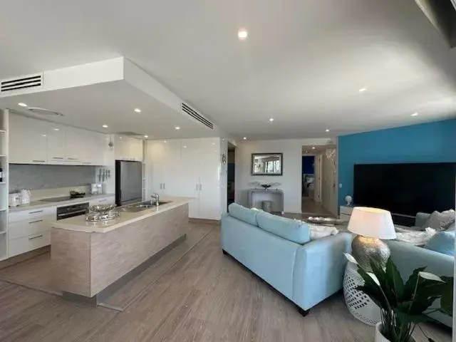 Kitchen/Kitchenette in Grand Mercure Allegra Hervey Bay