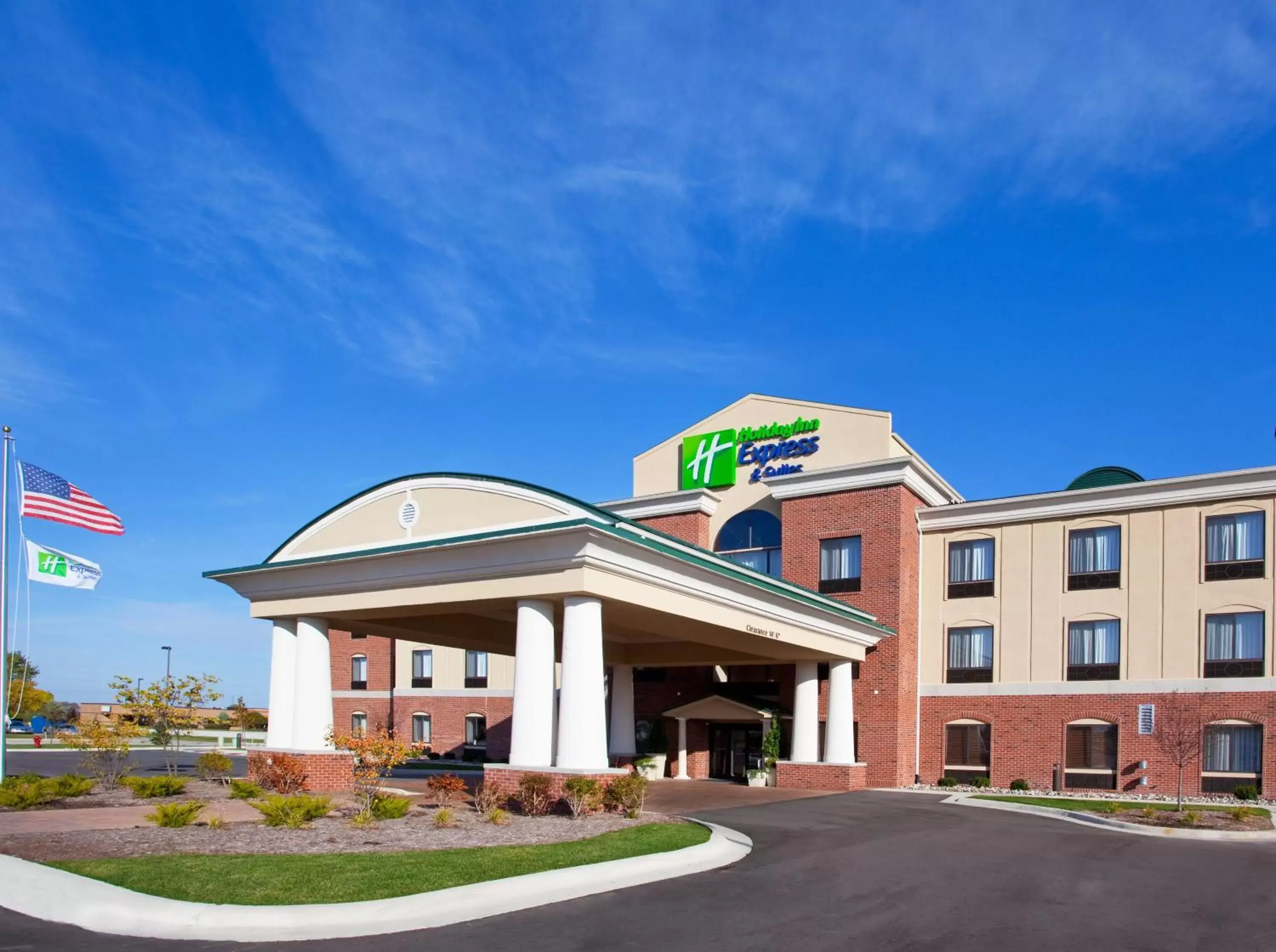 Property Building in Holiday Inn Express Hotel & Suites Bay City, an IHG Hotel