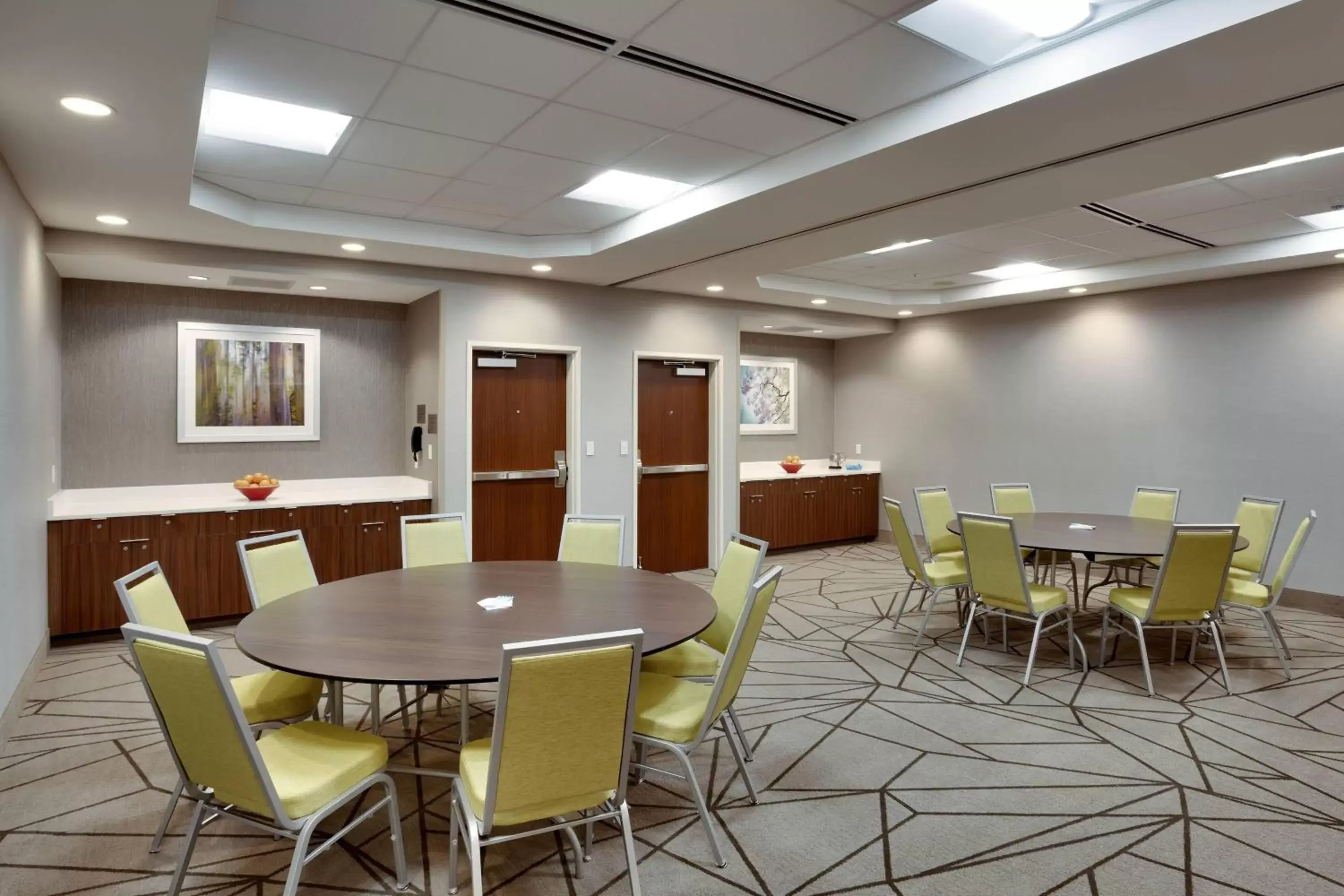 Meeting/conference room in Fairfield Inn & Suites by Marriott Springfield North