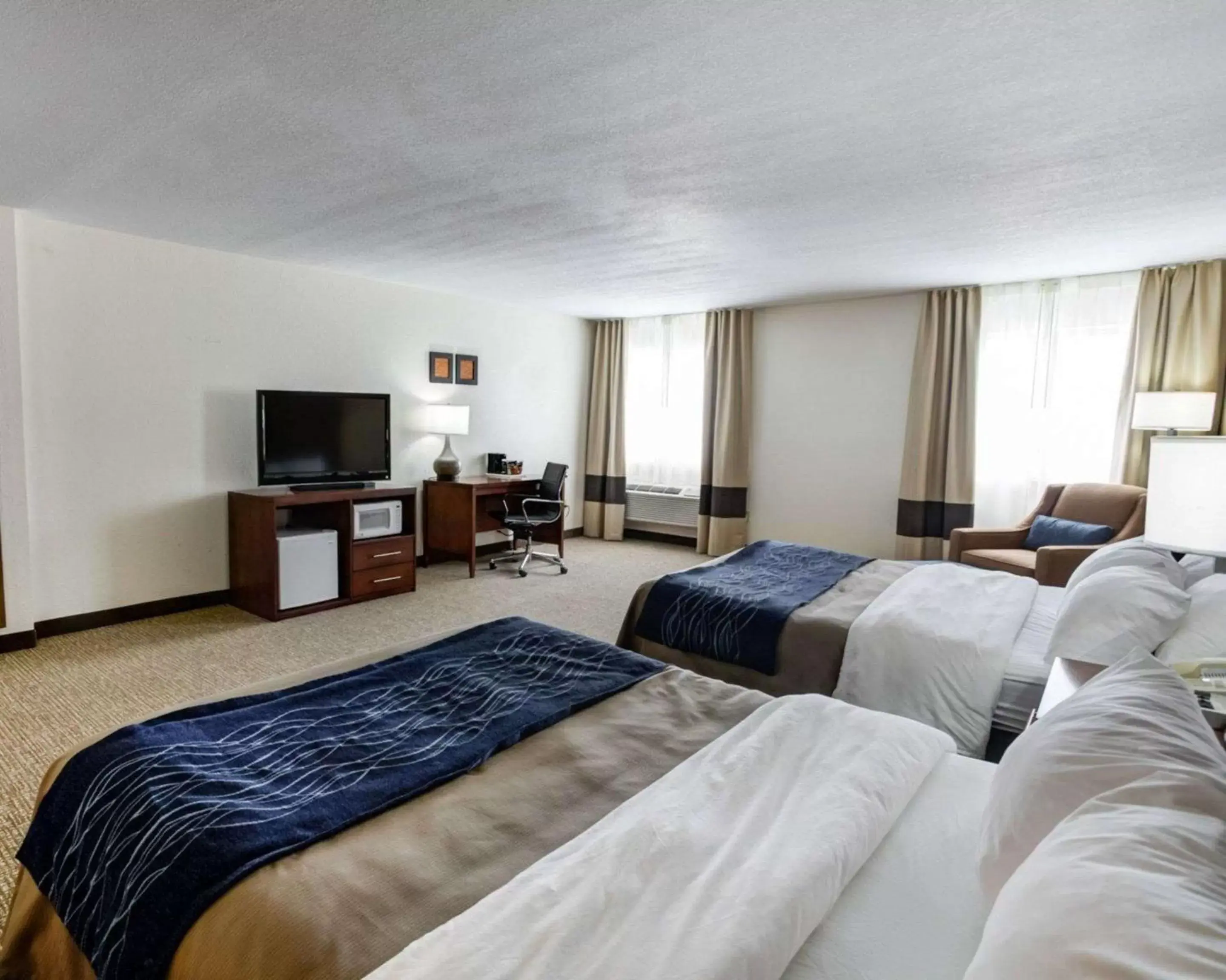 Bedroom, Bed in Comfort Inn Kearney - Liberty Bedroom, Bed in Comfort Inn Kearney - Liberty