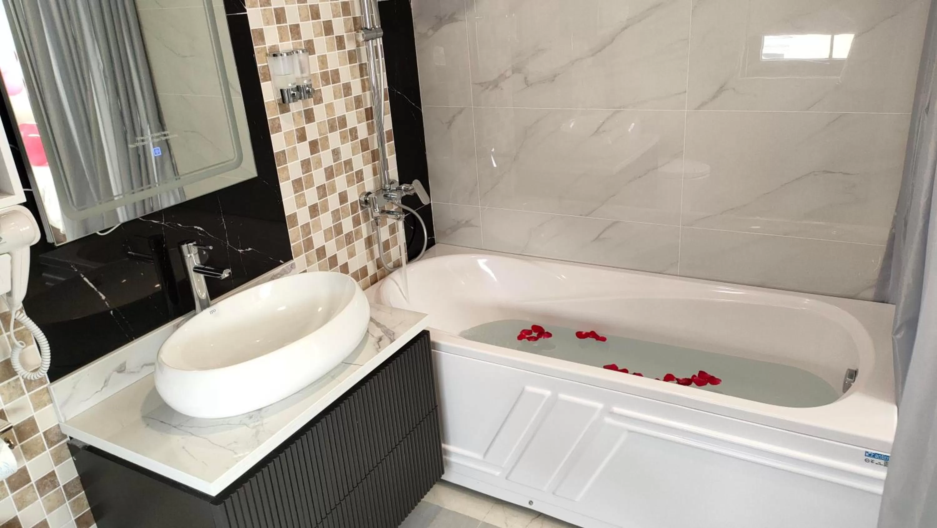 Bathroom in Halong Lavender Hotel