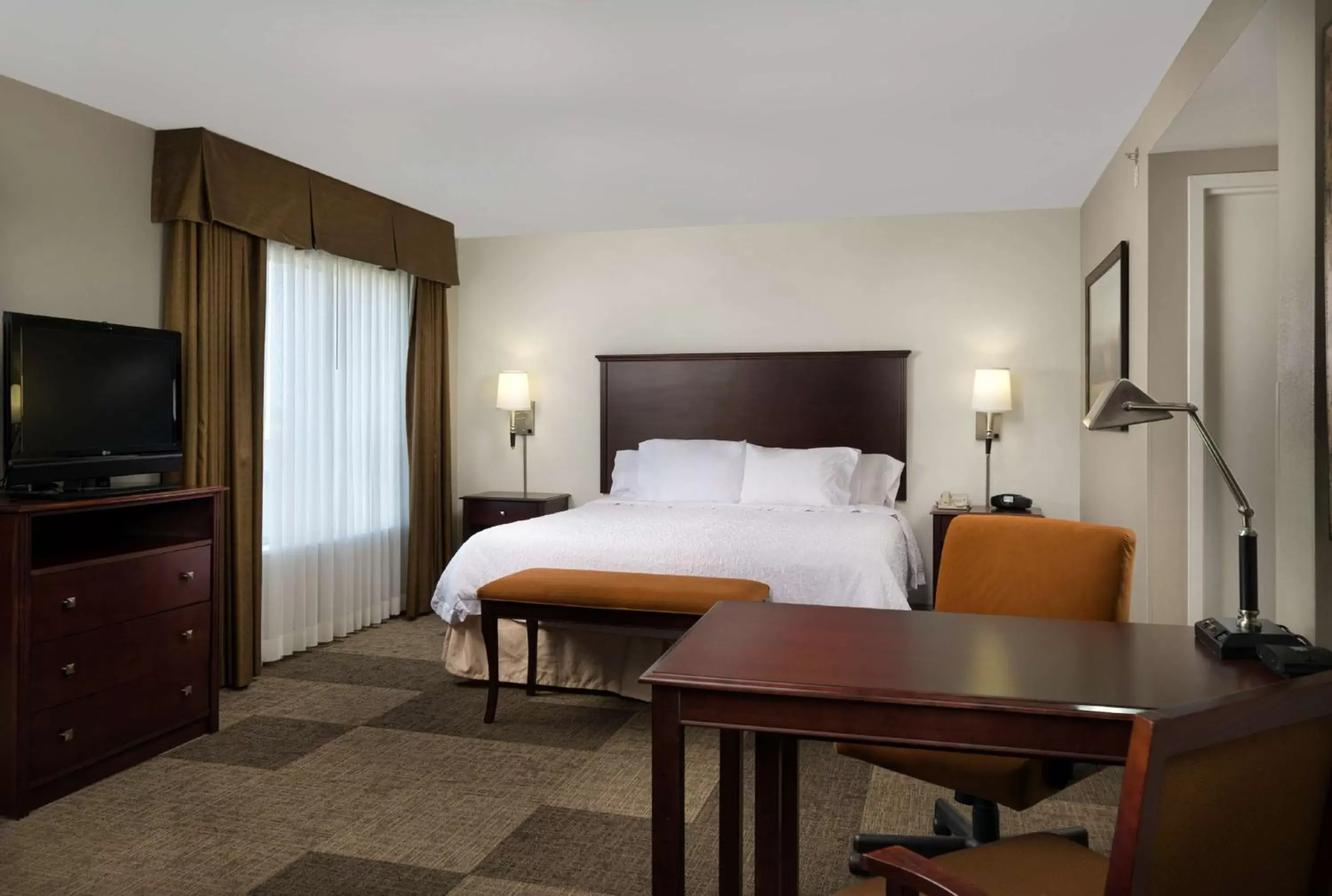 Bed in Hampton Inn & Suites Altus