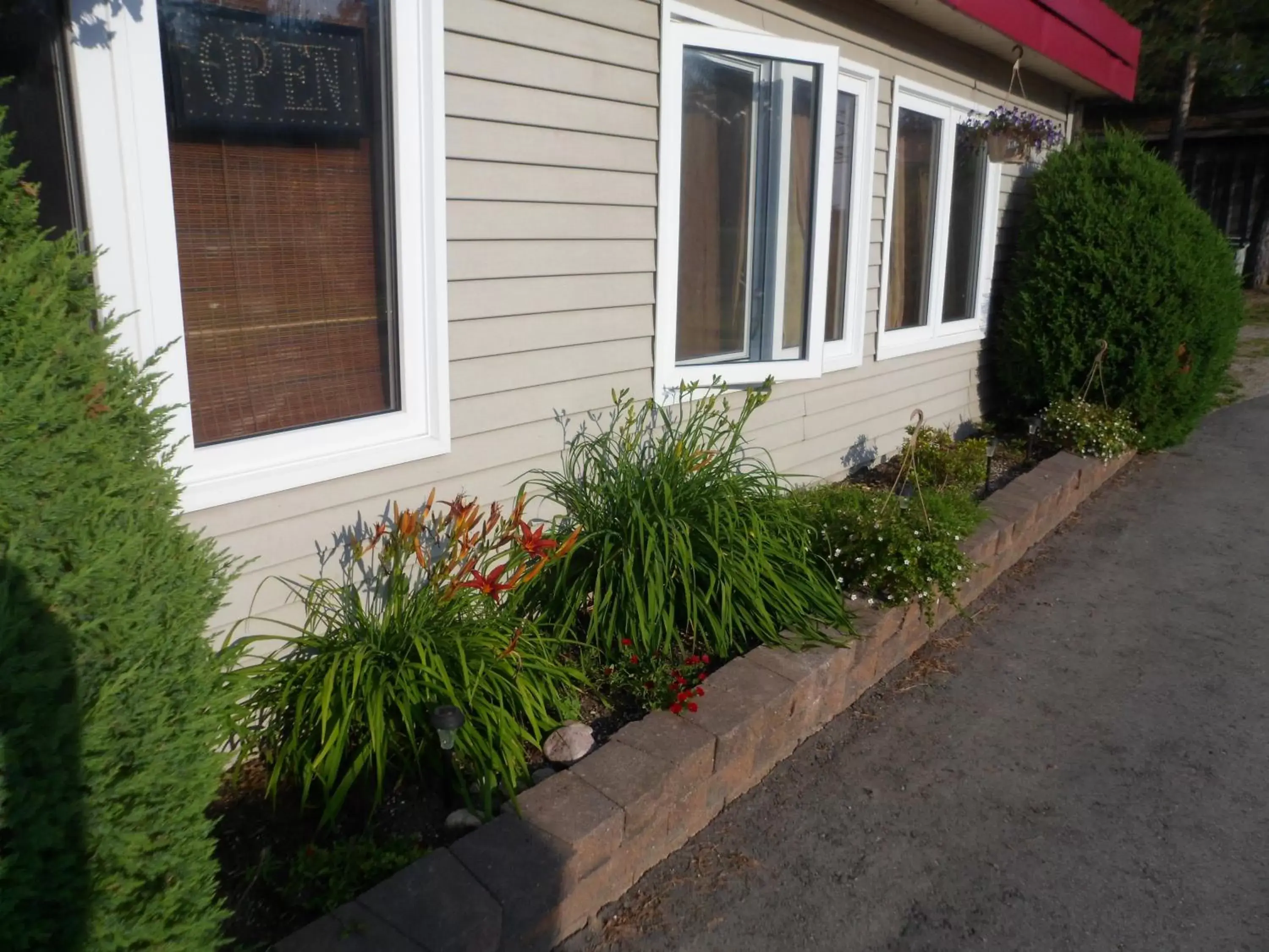 Decorative detail, Property Building in The Silver Birch Motel