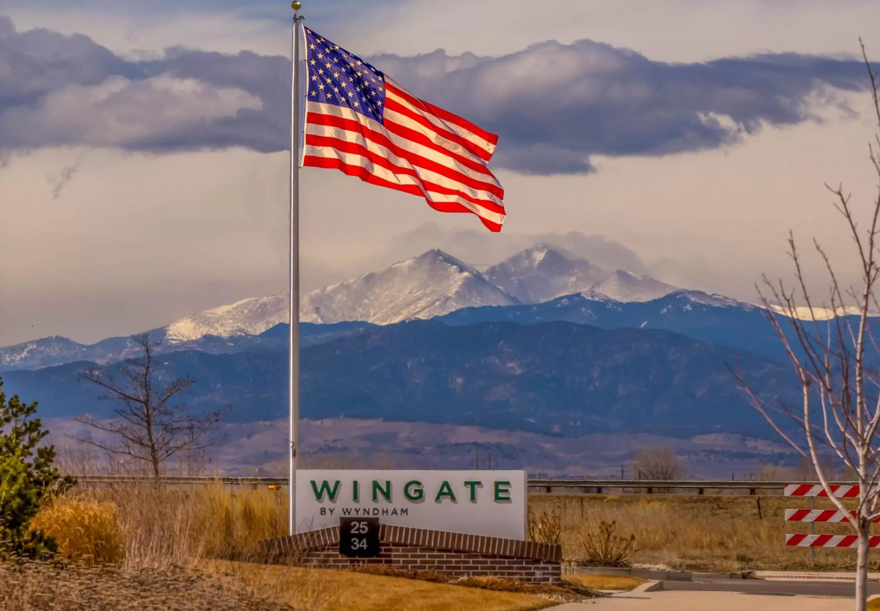 Property logo or sign, Mountain View in Wingate by Wyndham Loveland Johnstown