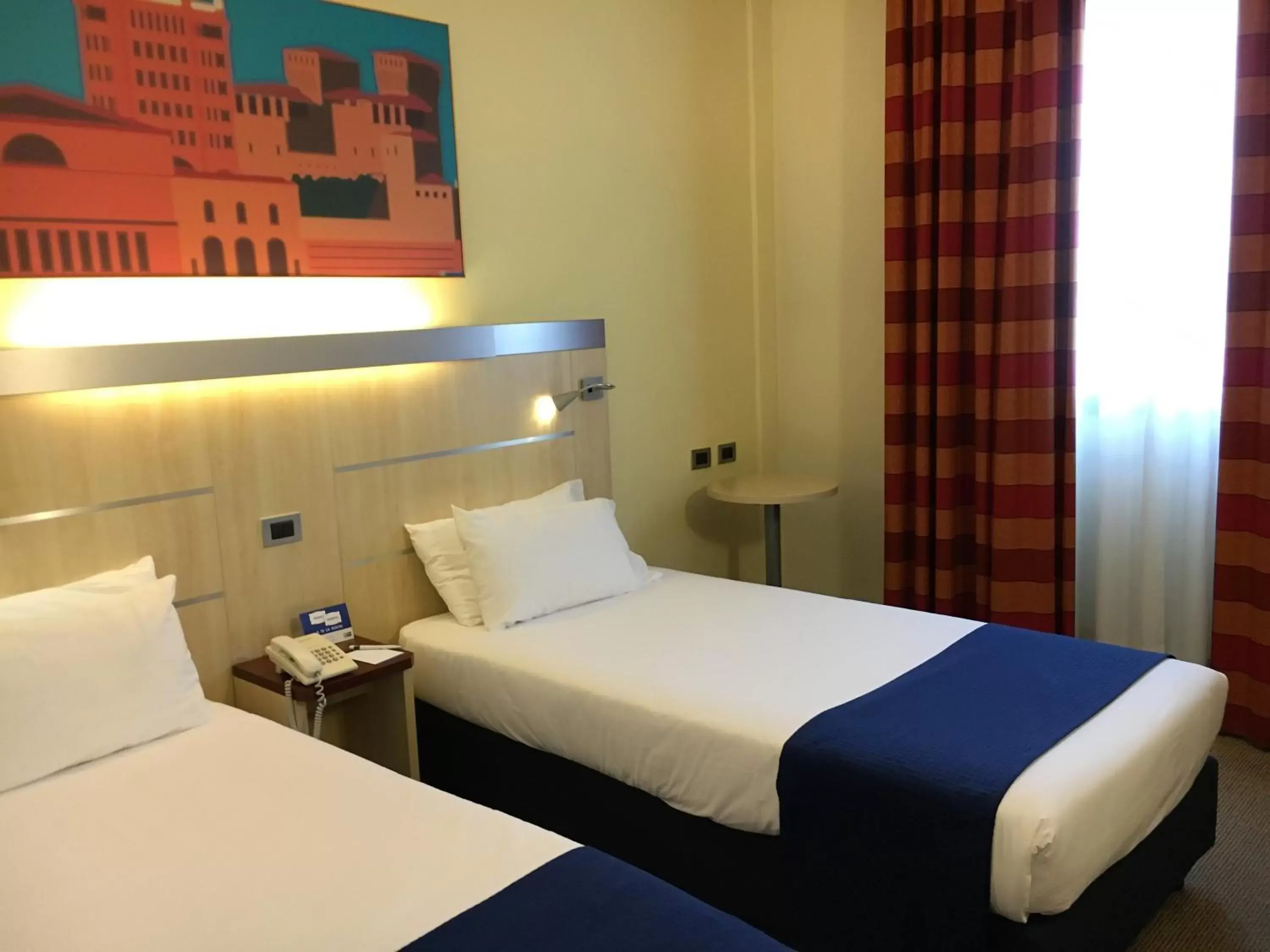 Photo of the whole room, Bed in Holiday Inn Express Parma, an IHG Hotel