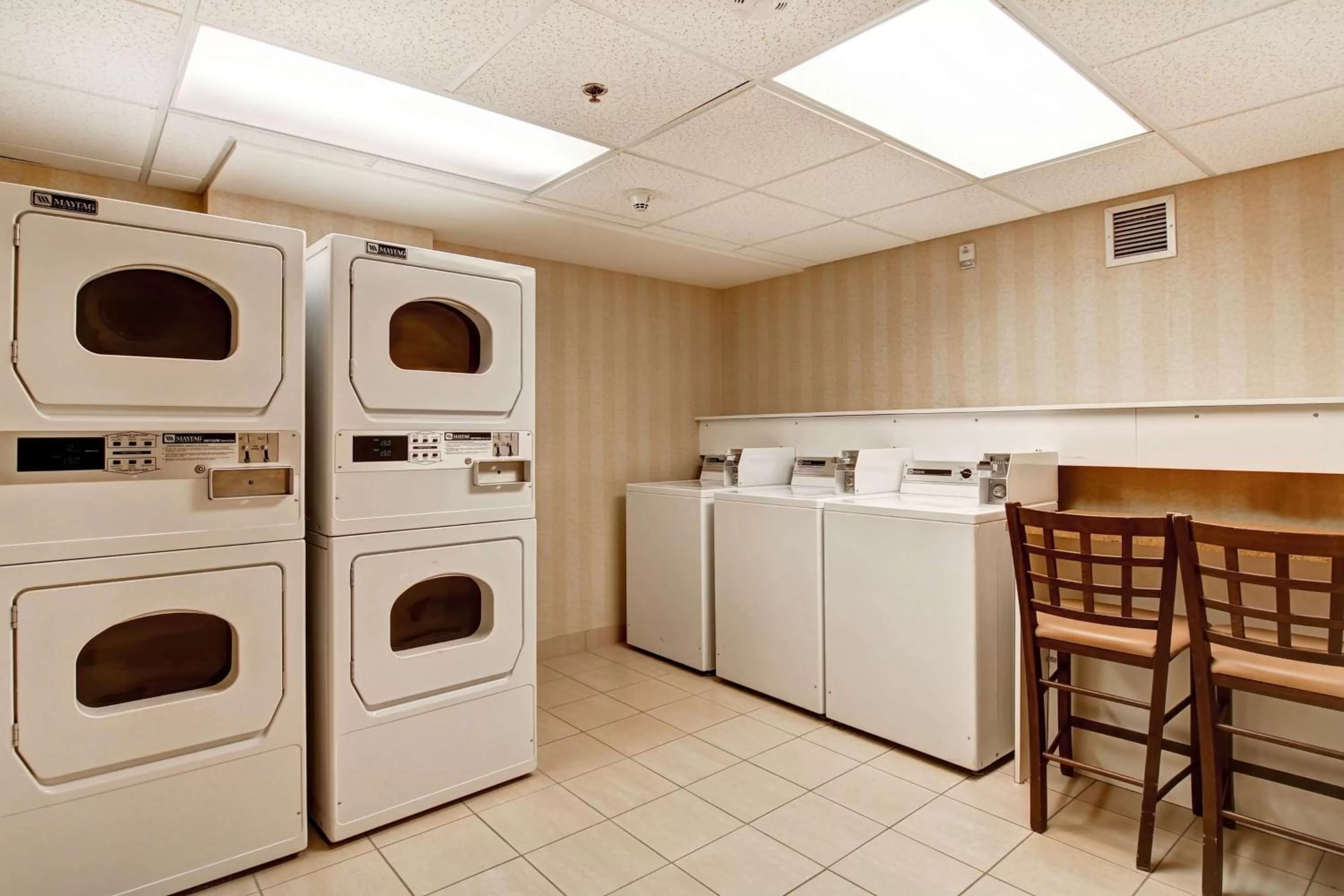 Property building in Homewood Suites by Hilton Toronto Oakville