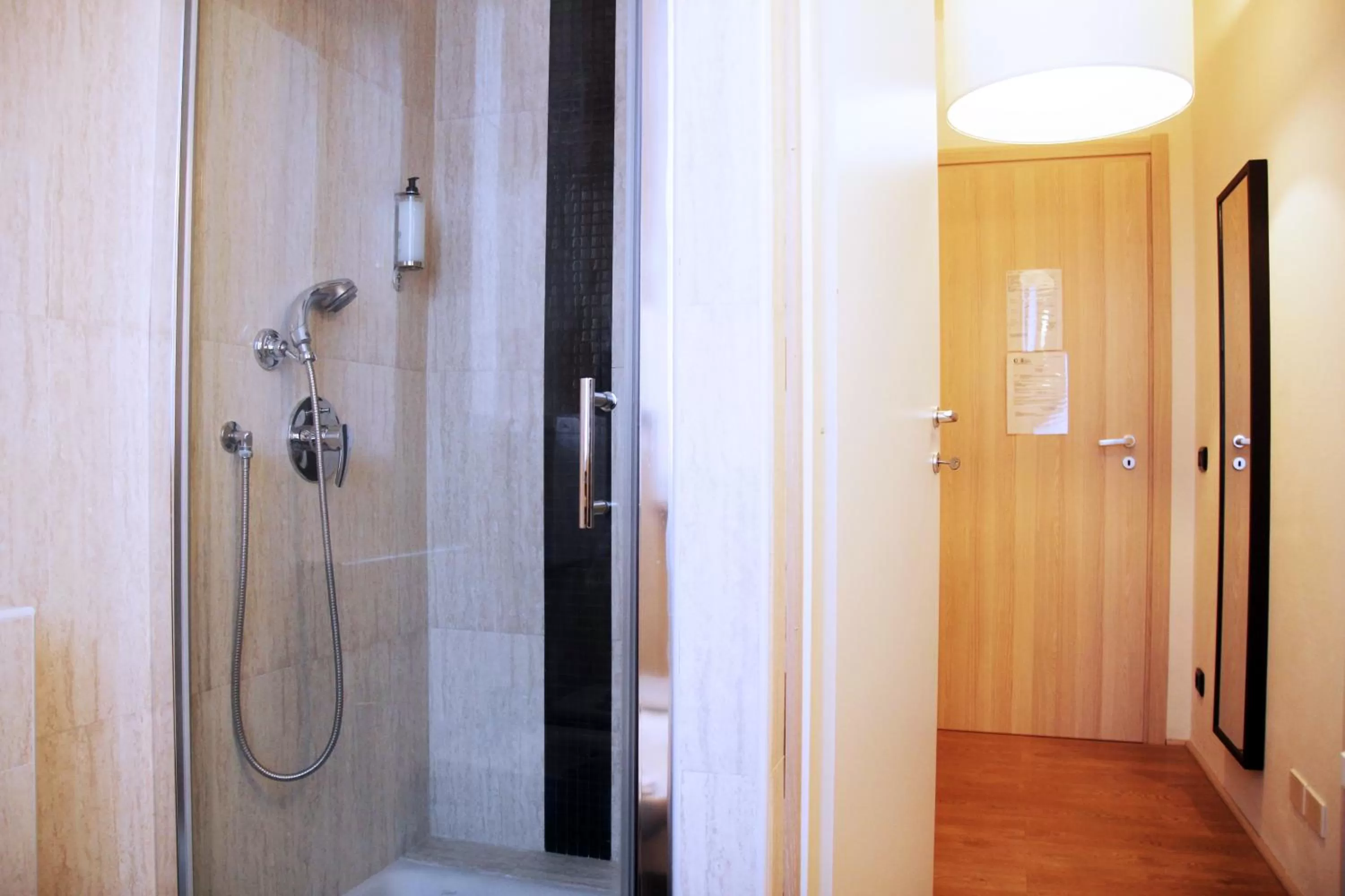 Shower in B&B Magnolia