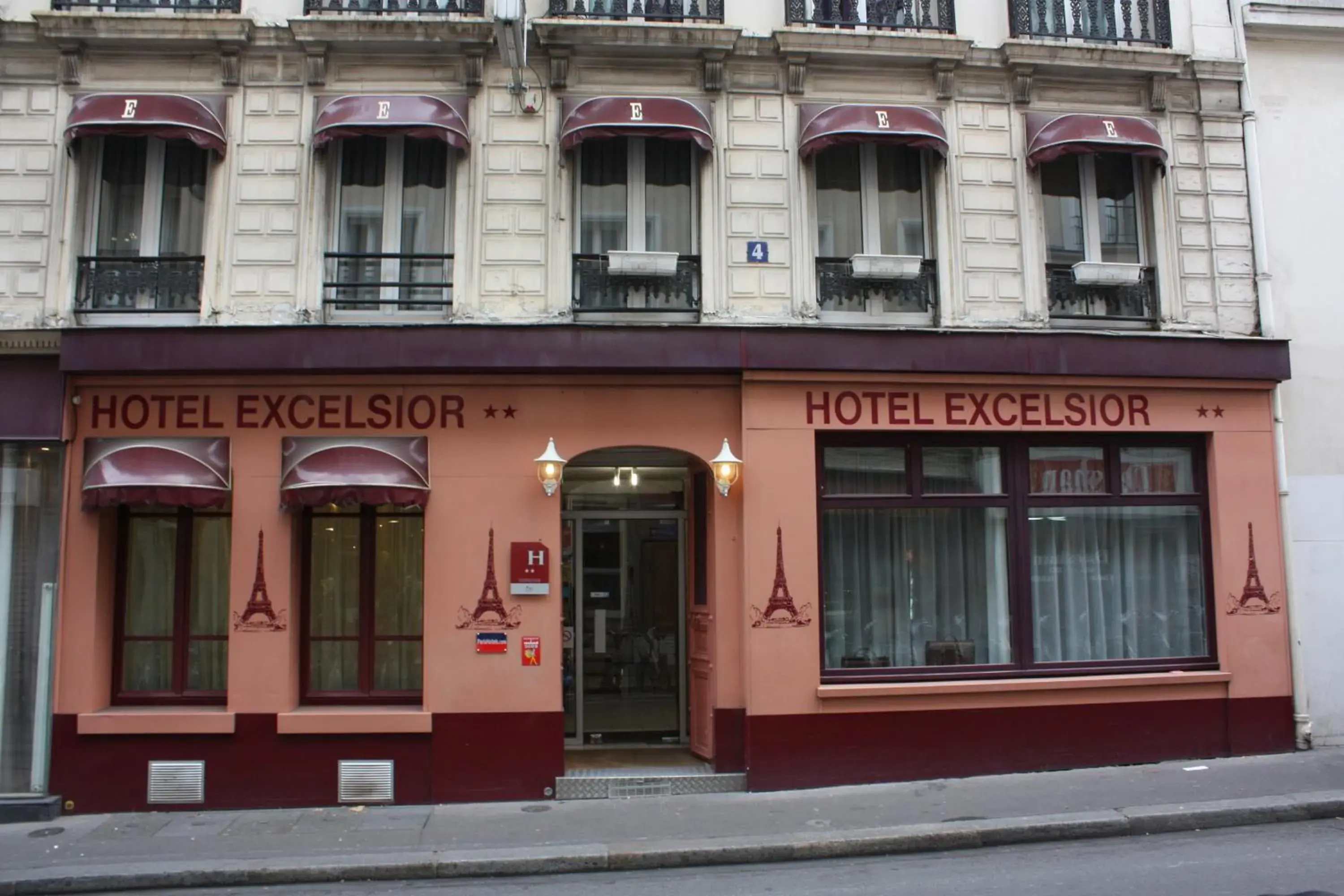 Facade/entrance, Property Building in Hotel Excelsior Republique