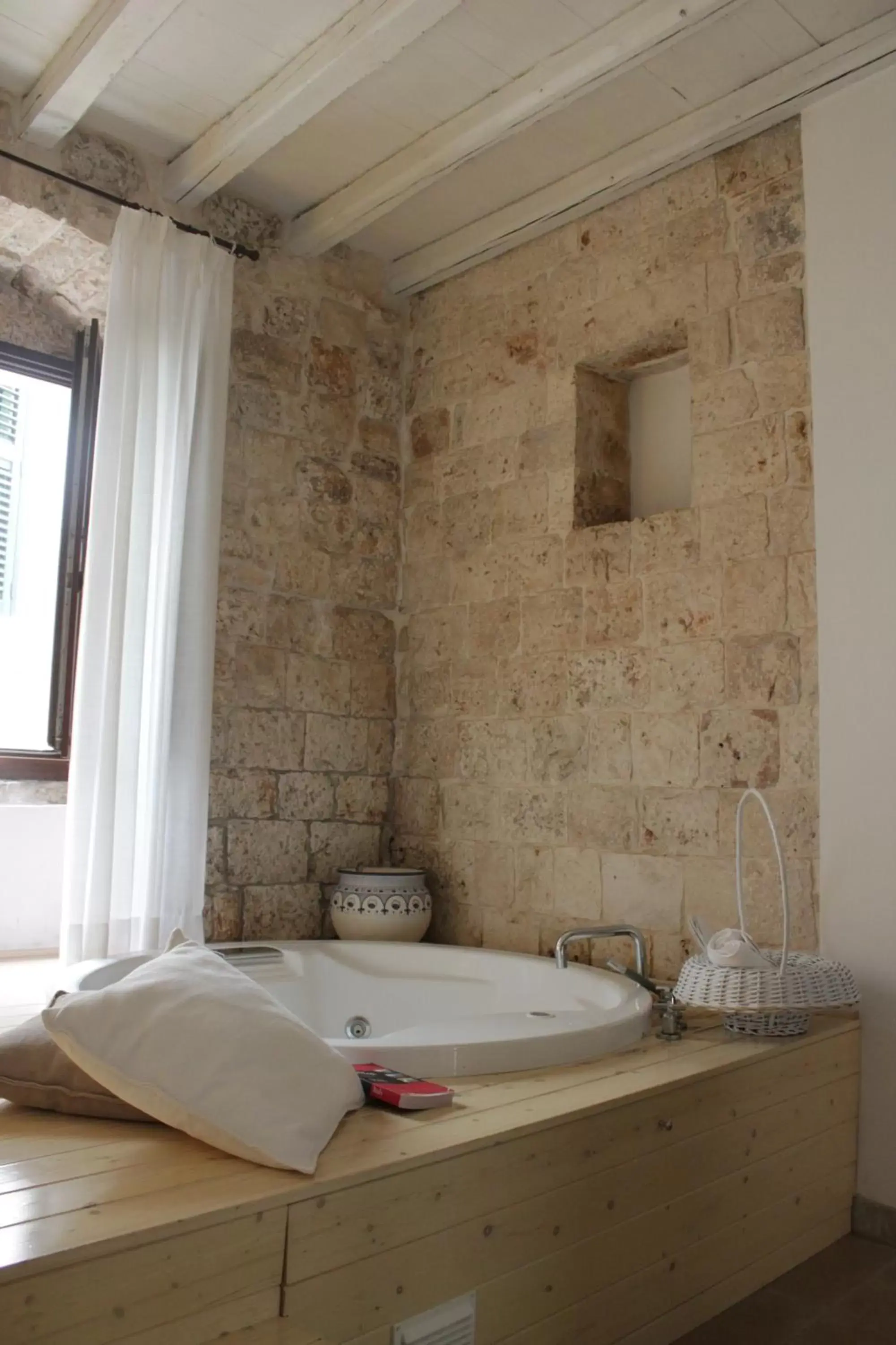 Bed, Bathroom in Hotel Corte Altavilla