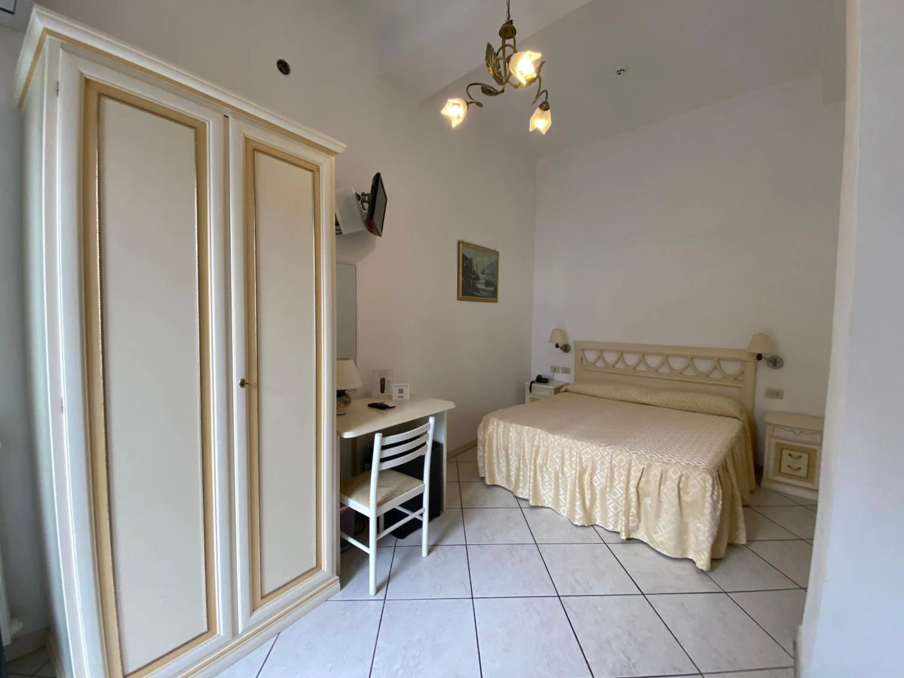 Bedroom, Bed in Hotel La Perla