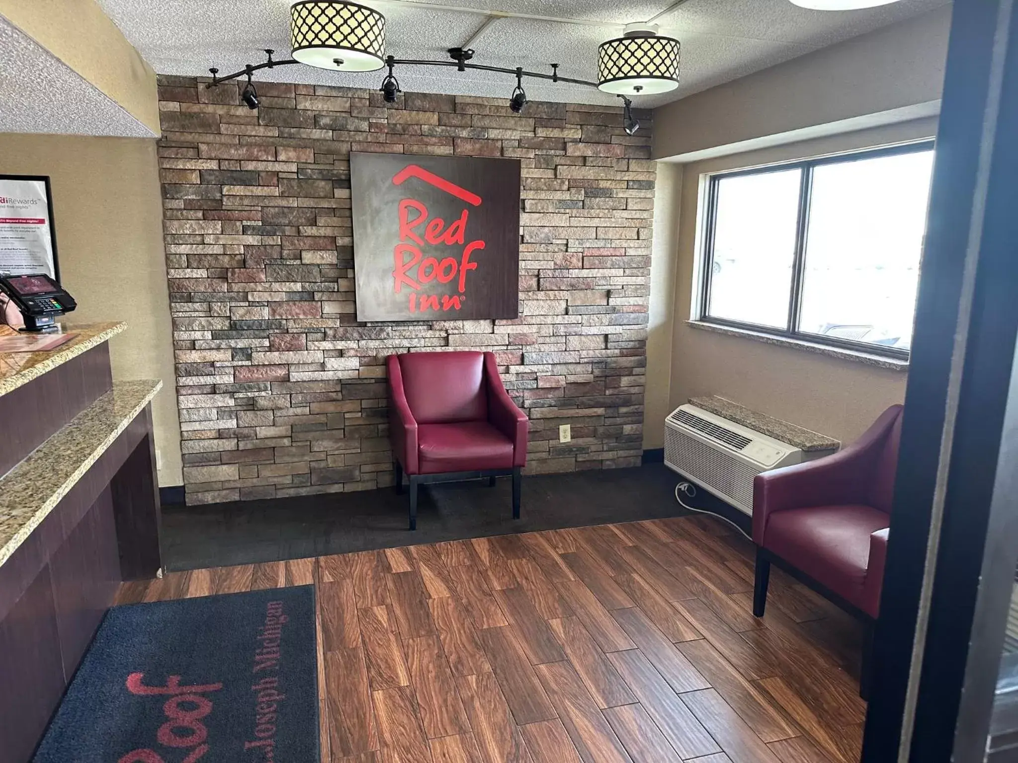 Lobby or reception, Seating Area in Red Roof Inn Benton Harbor - St. Joseph