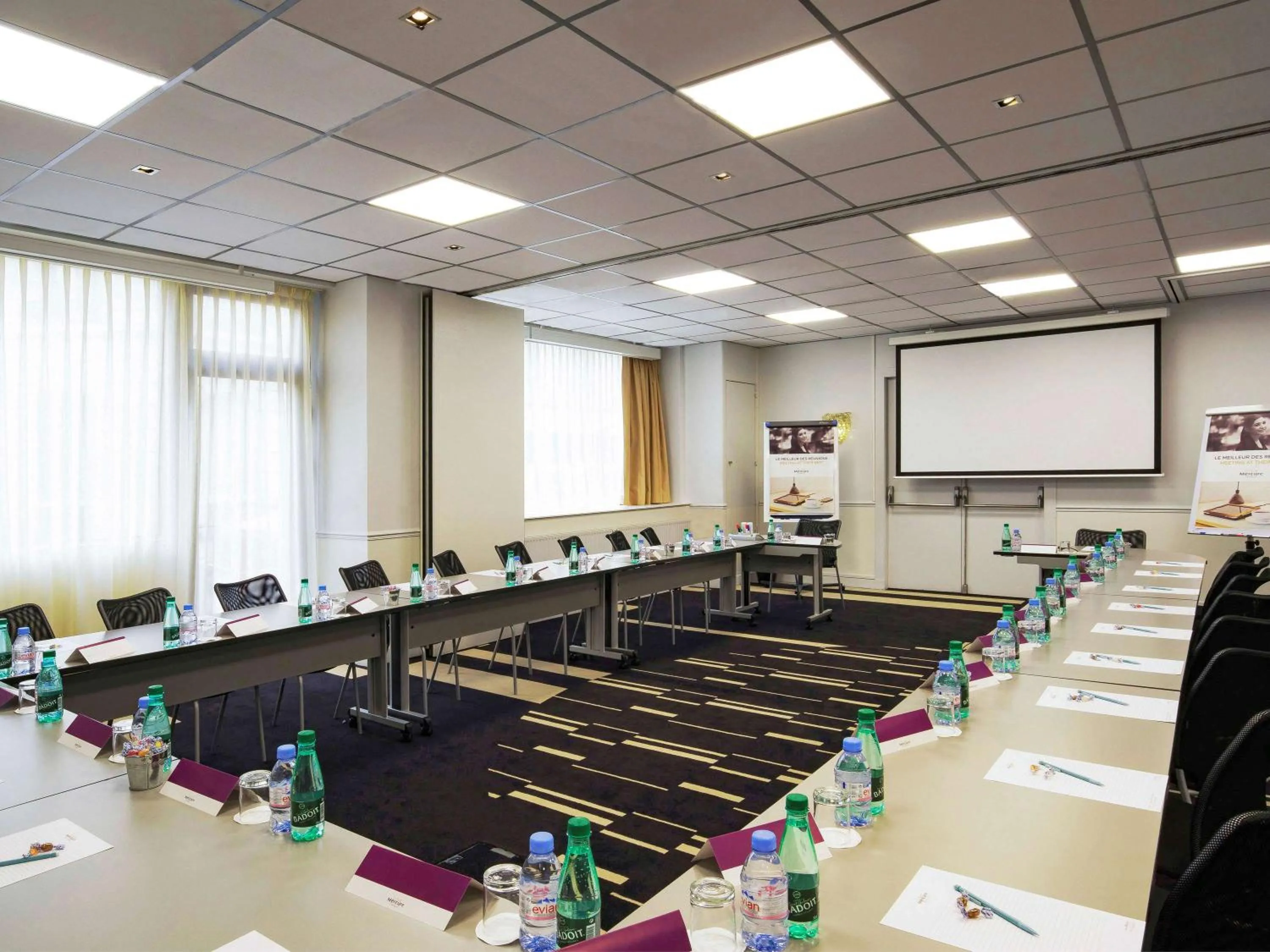 Property building in Mercure Paris Opéra Faubourg Montmartre