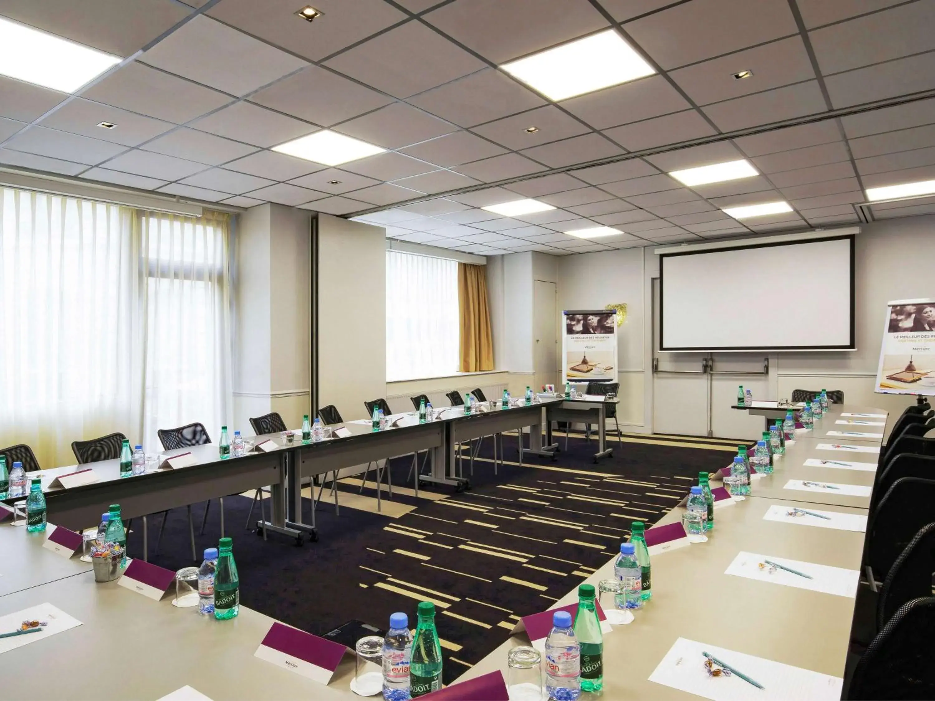 Property building in Mercure Paris Opéra Faubourg Montmartre Property building in Mercure Paris Opéra Faubourg Montmartre