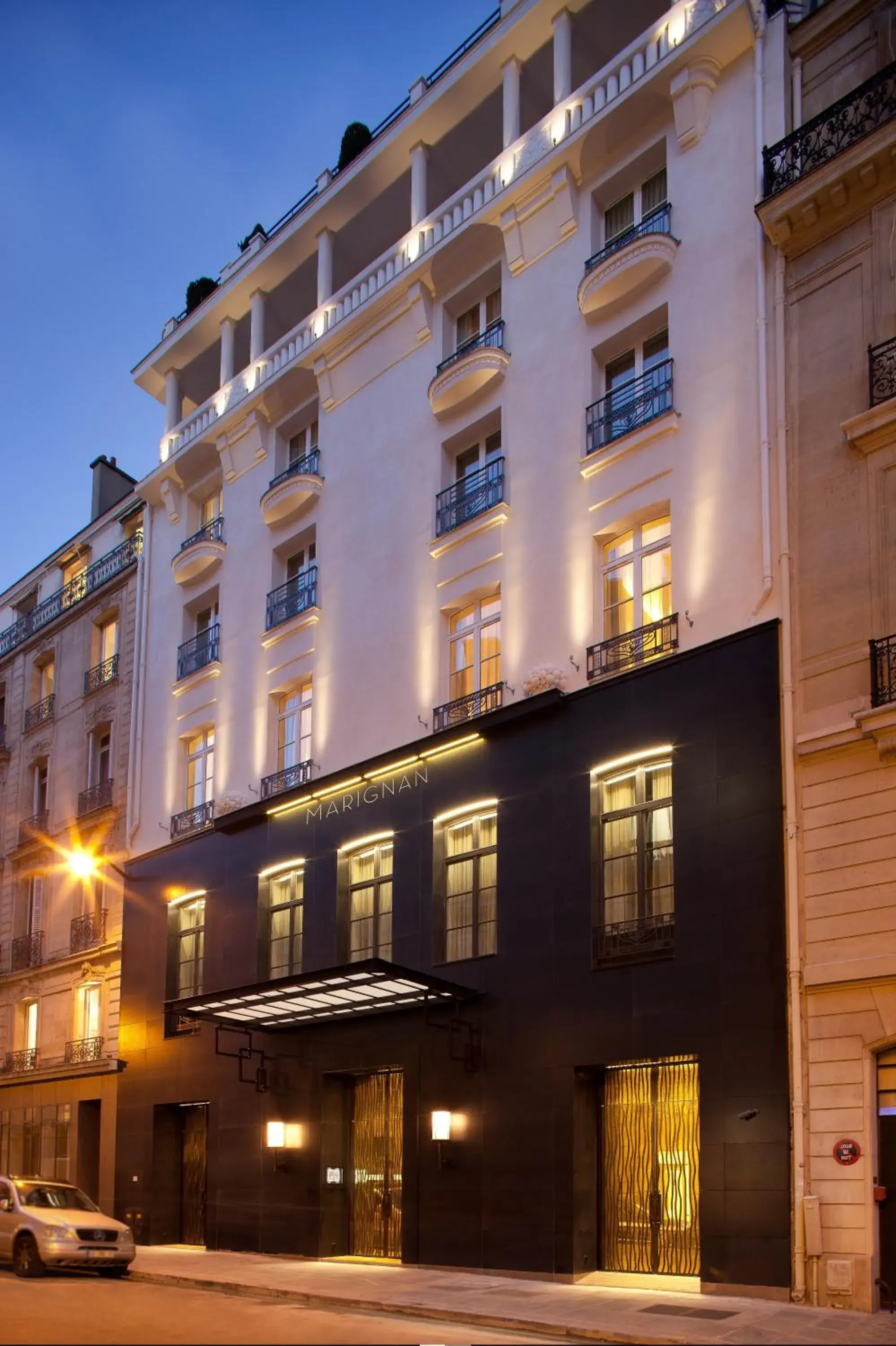Facade/entrance, Property Building in Hotel Marignan Champs-Elysées