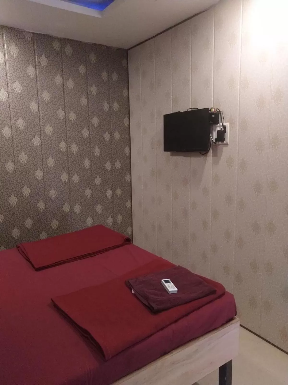 TV and multimedia, Bed in Sayeban Hotel