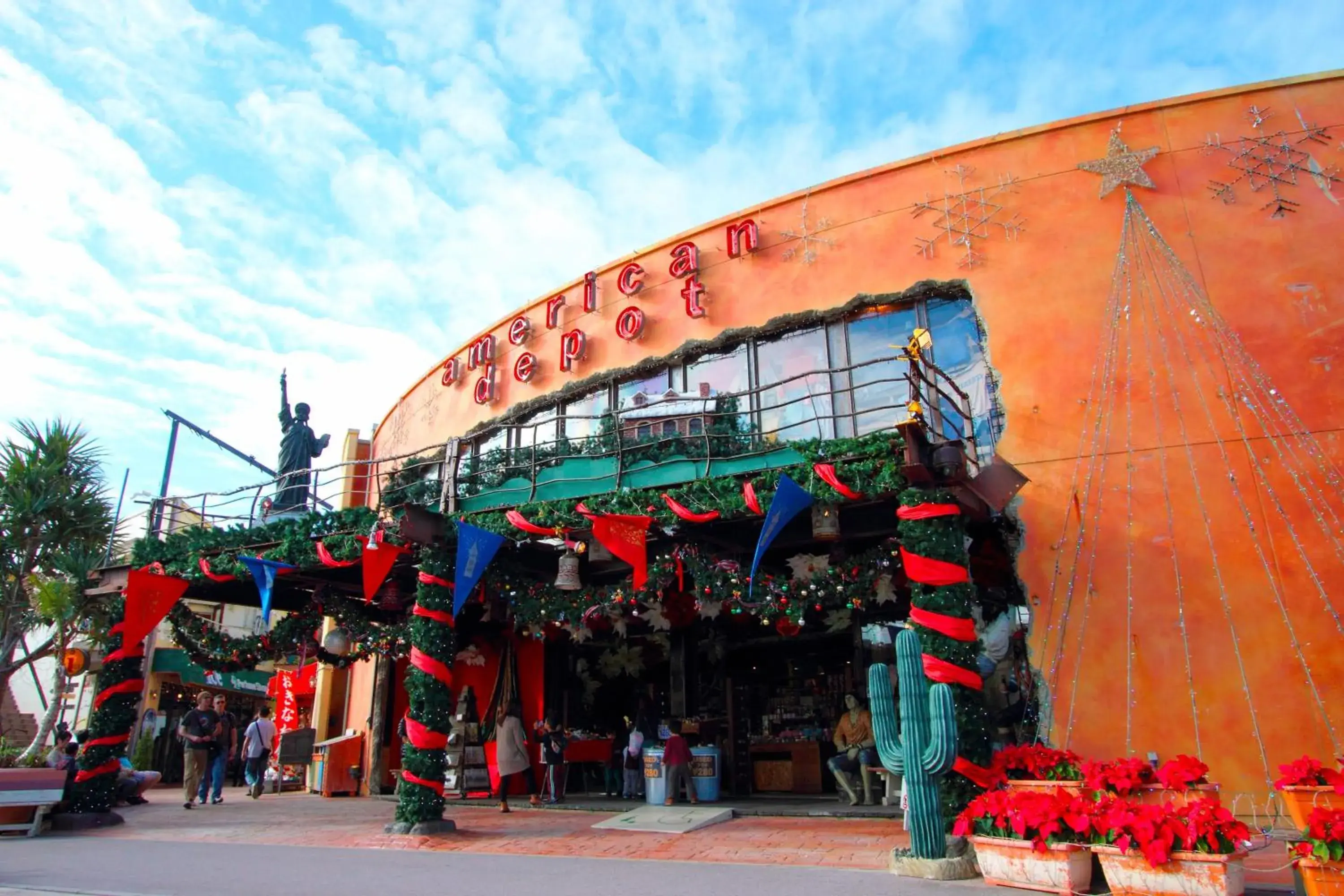 Property building in Mango Resort Okinawa Chatan Property building in Mango Resort Okinawa Chatan