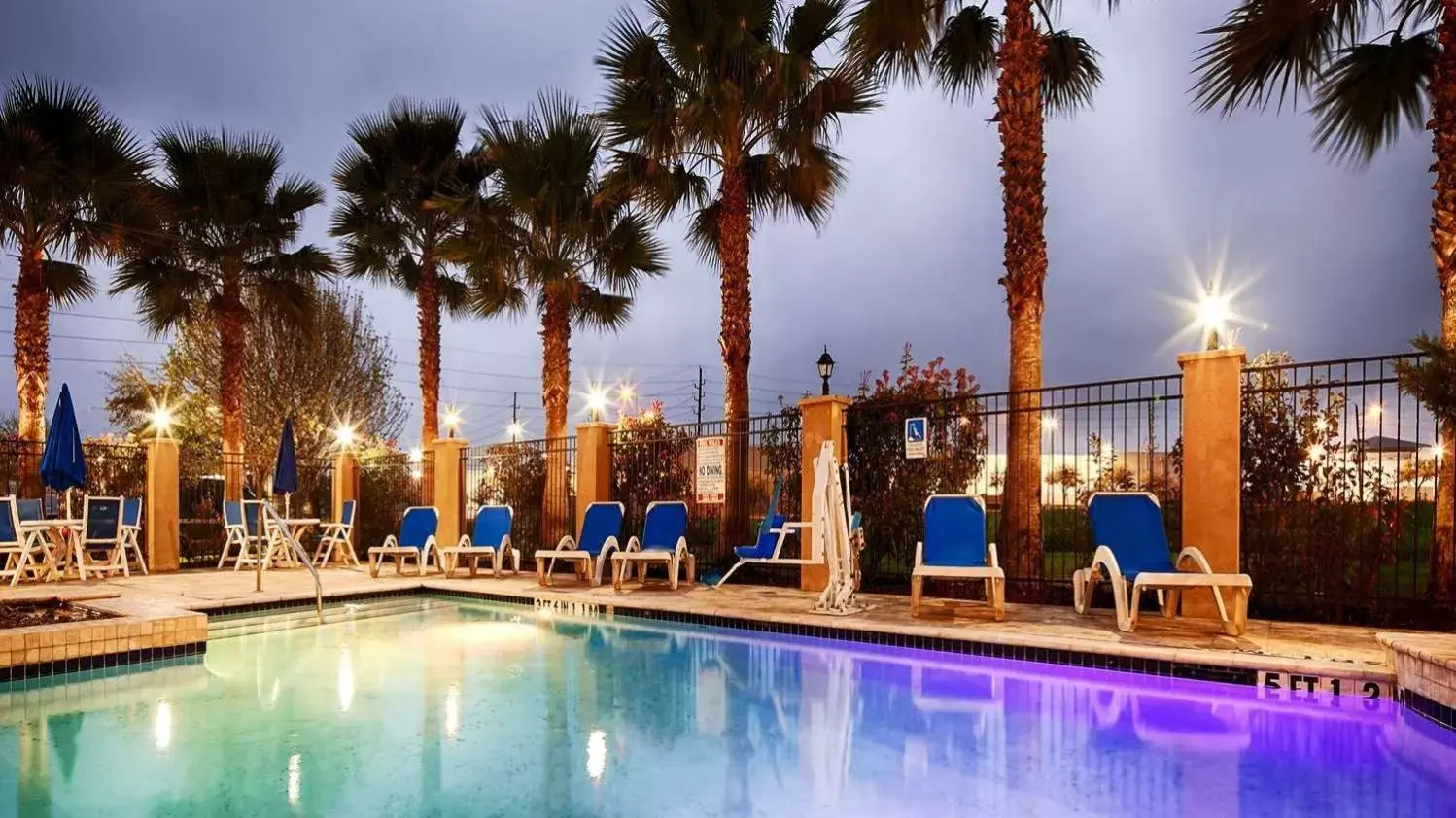 Pool view, Swimming Pool in Best Western Sugar Land - Richmond