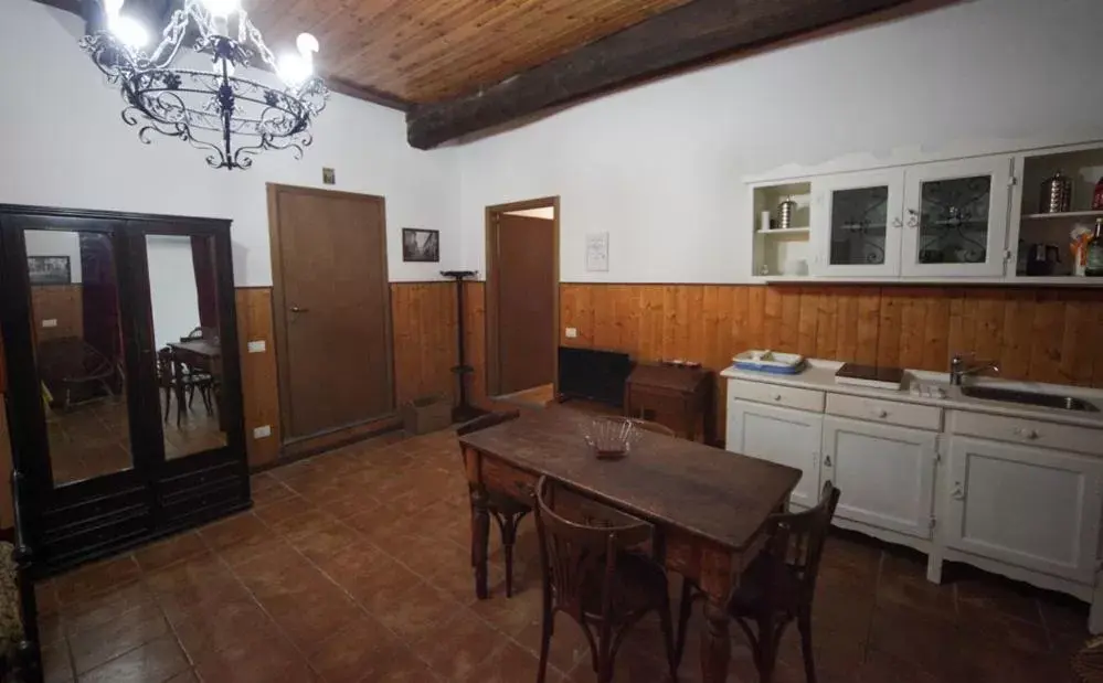 Dining Area in Antica Corte Milanese