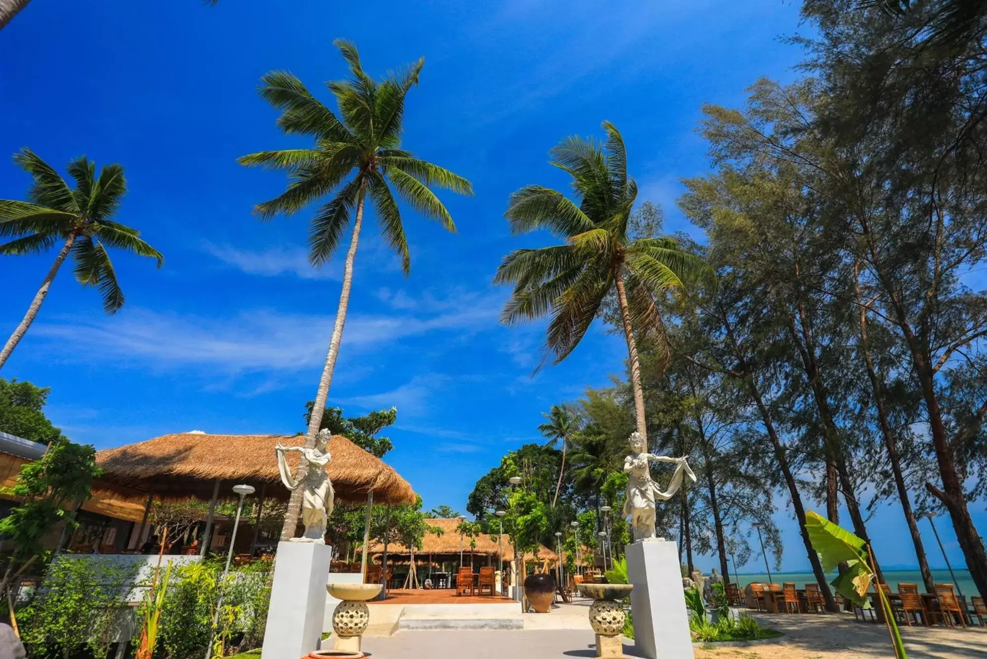 Restaurant/places to eat in Villa Cha-Cha Krabi Beachfront Resort