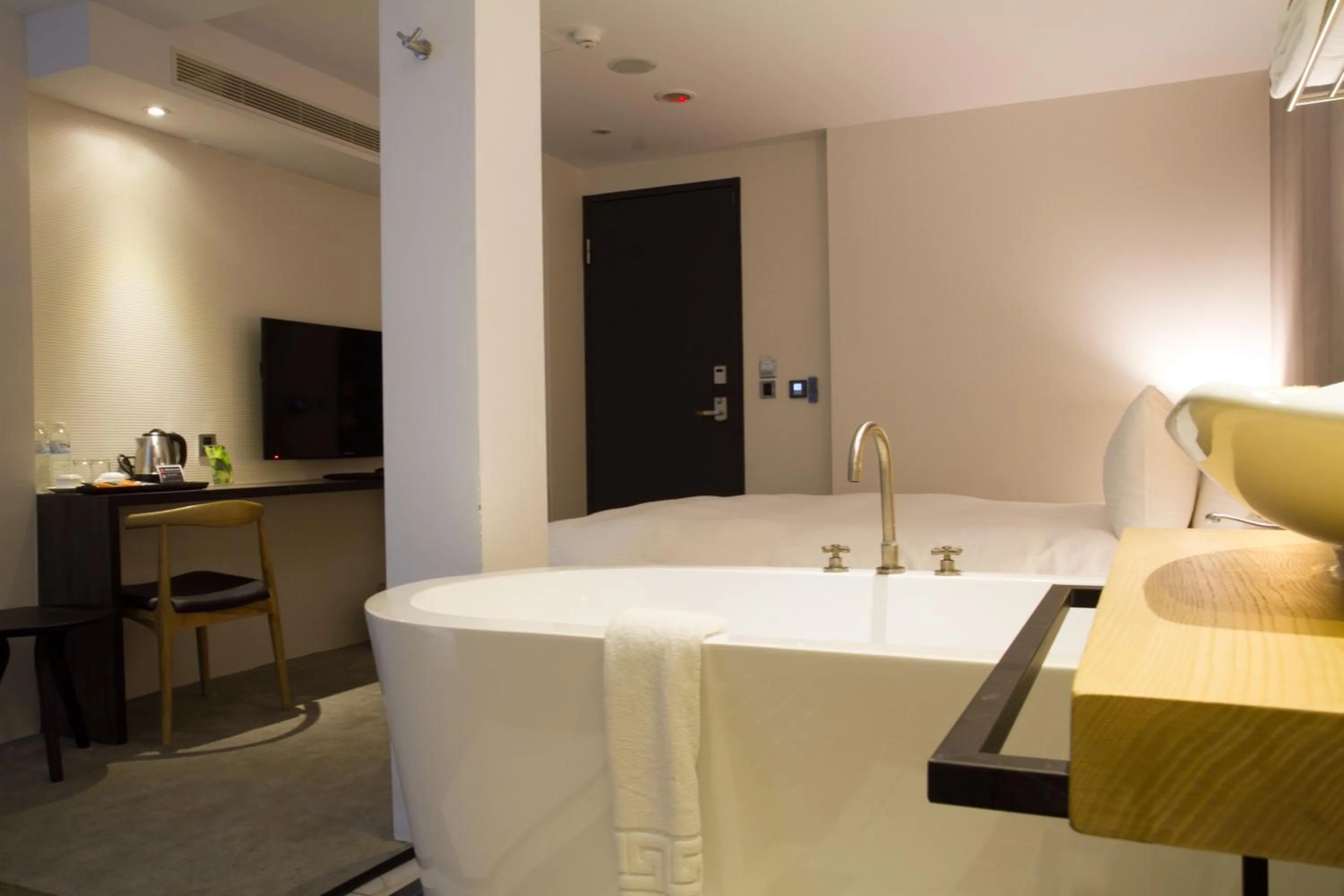 Photo of the whole room in Hotel That