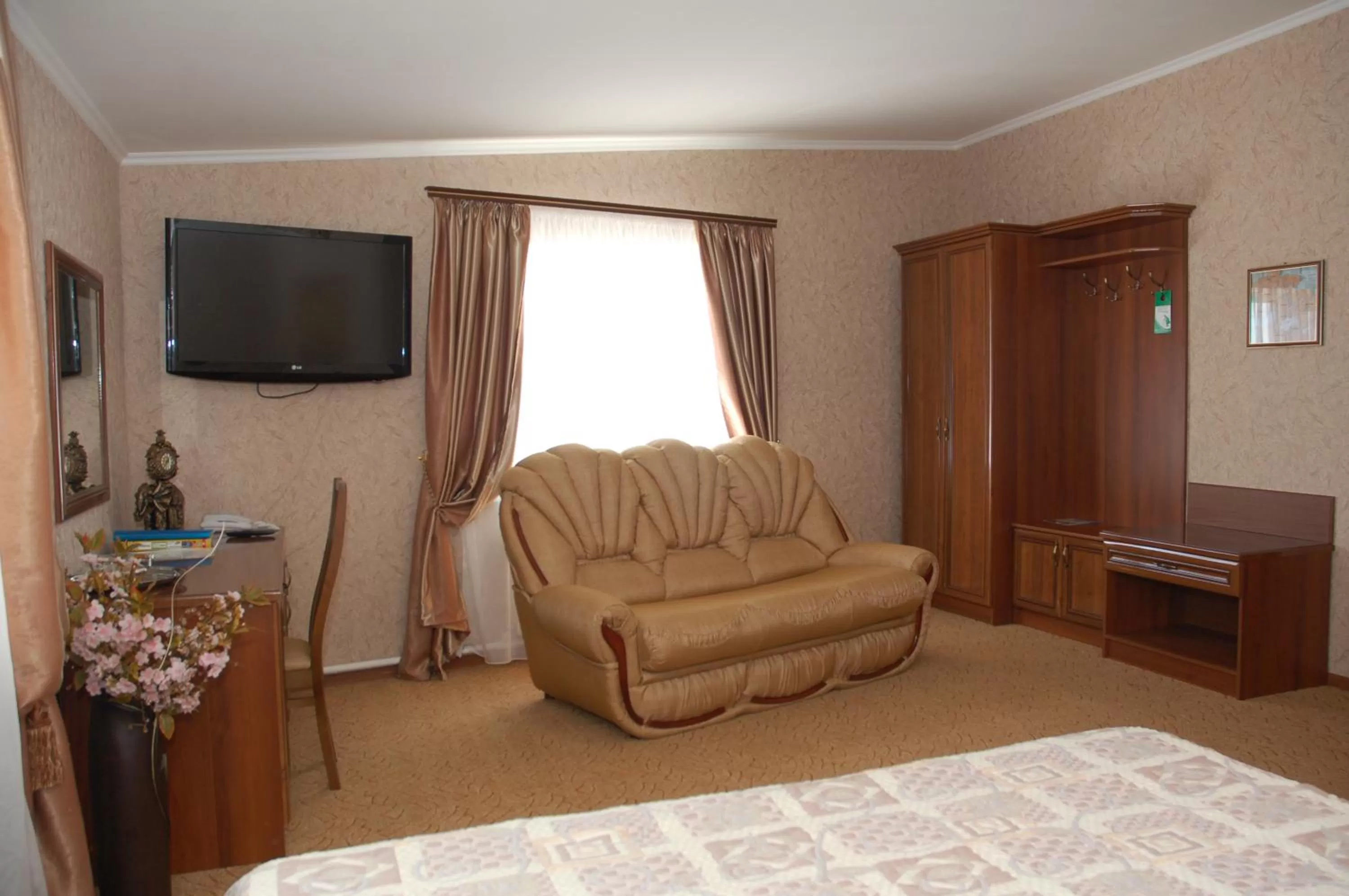 Restaurant/places to eat in Galian Hotel