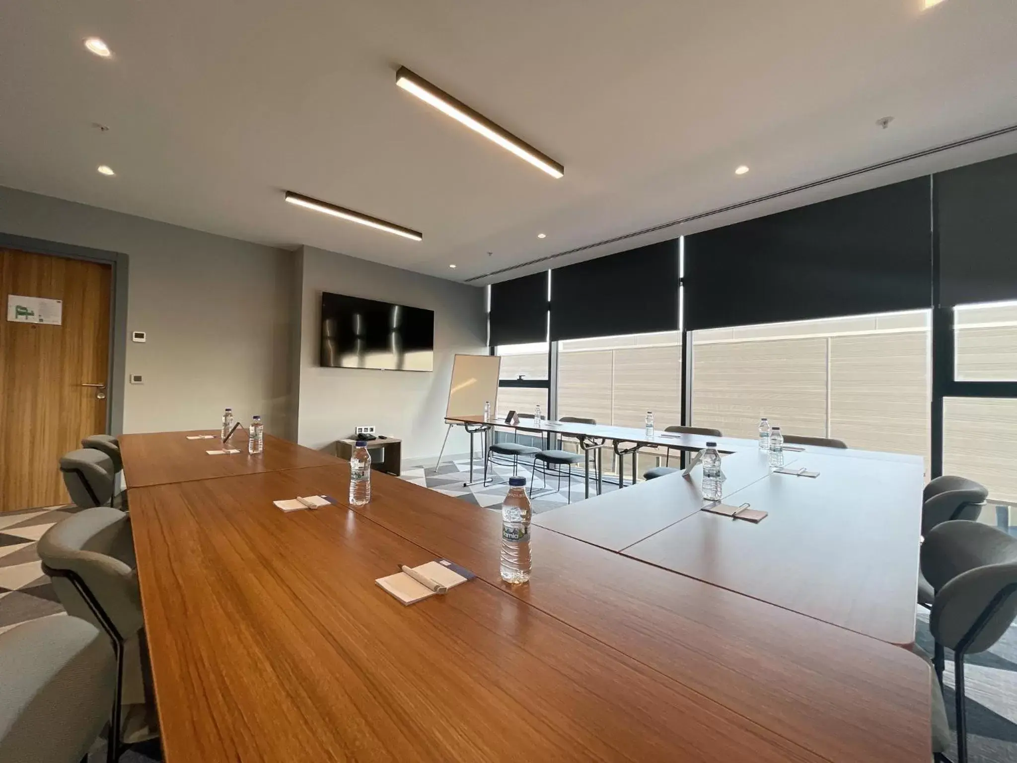 Meeting/conference room in Holiday Inn Express - Ankara - Airport, an IHG Hotel