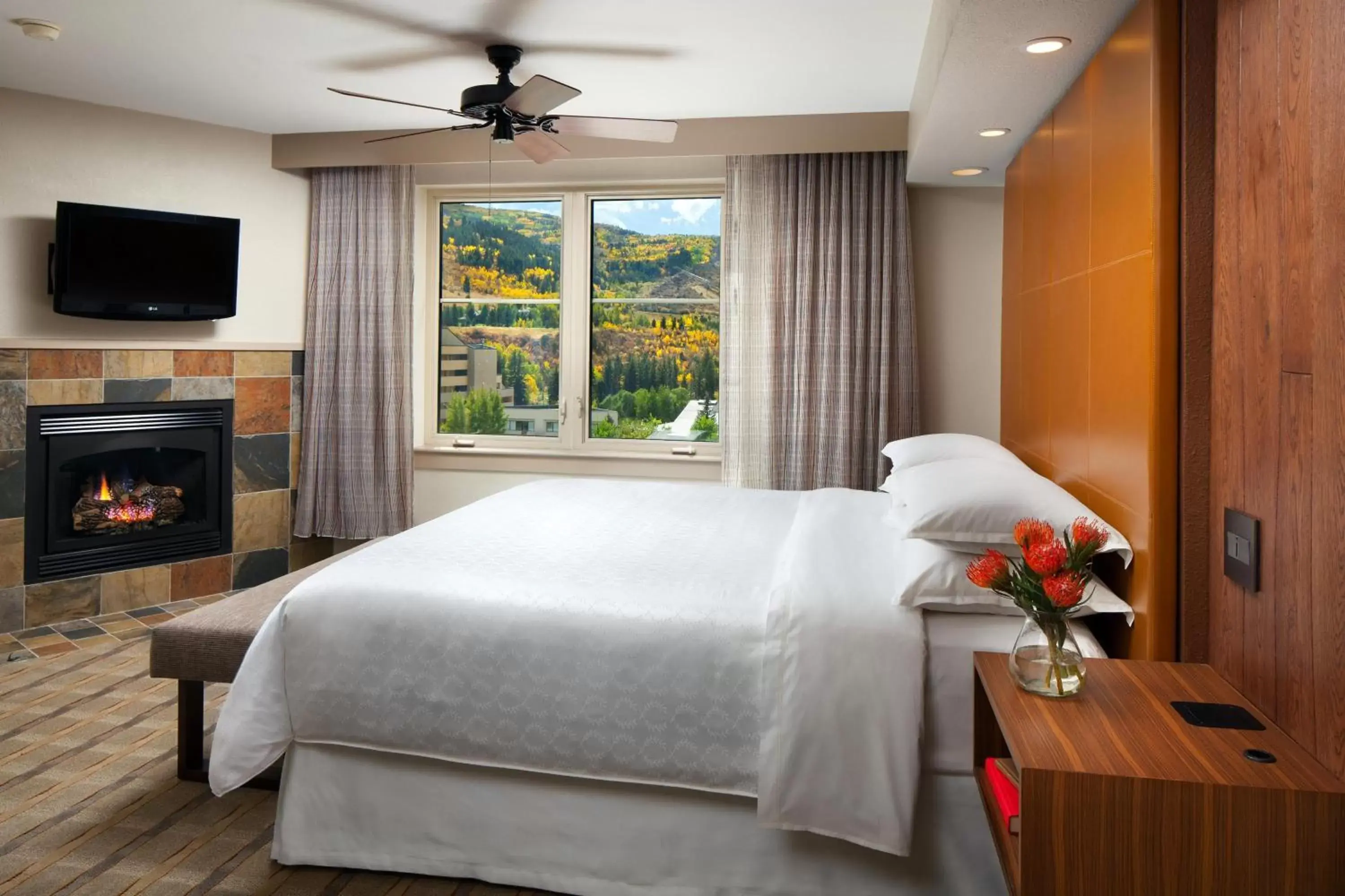 Bedroom, Bed in Sheraton Mountain Vista Villas, Avon / Vail Valley