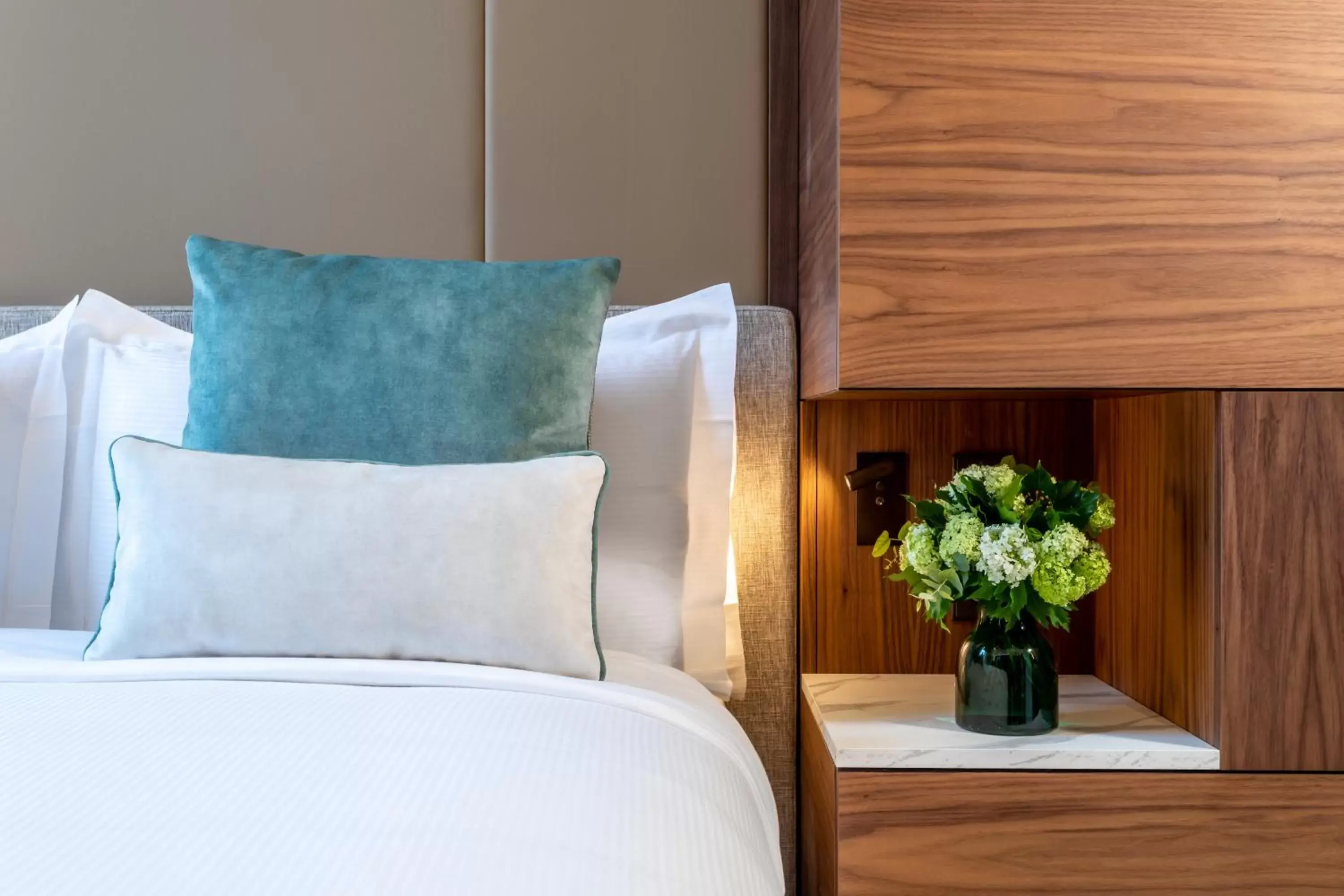 Bed in InterContinental Paris Champs Elysées Etoile by IHG Bed in InterContinental Paris Champs Elysées Etoile by IHG