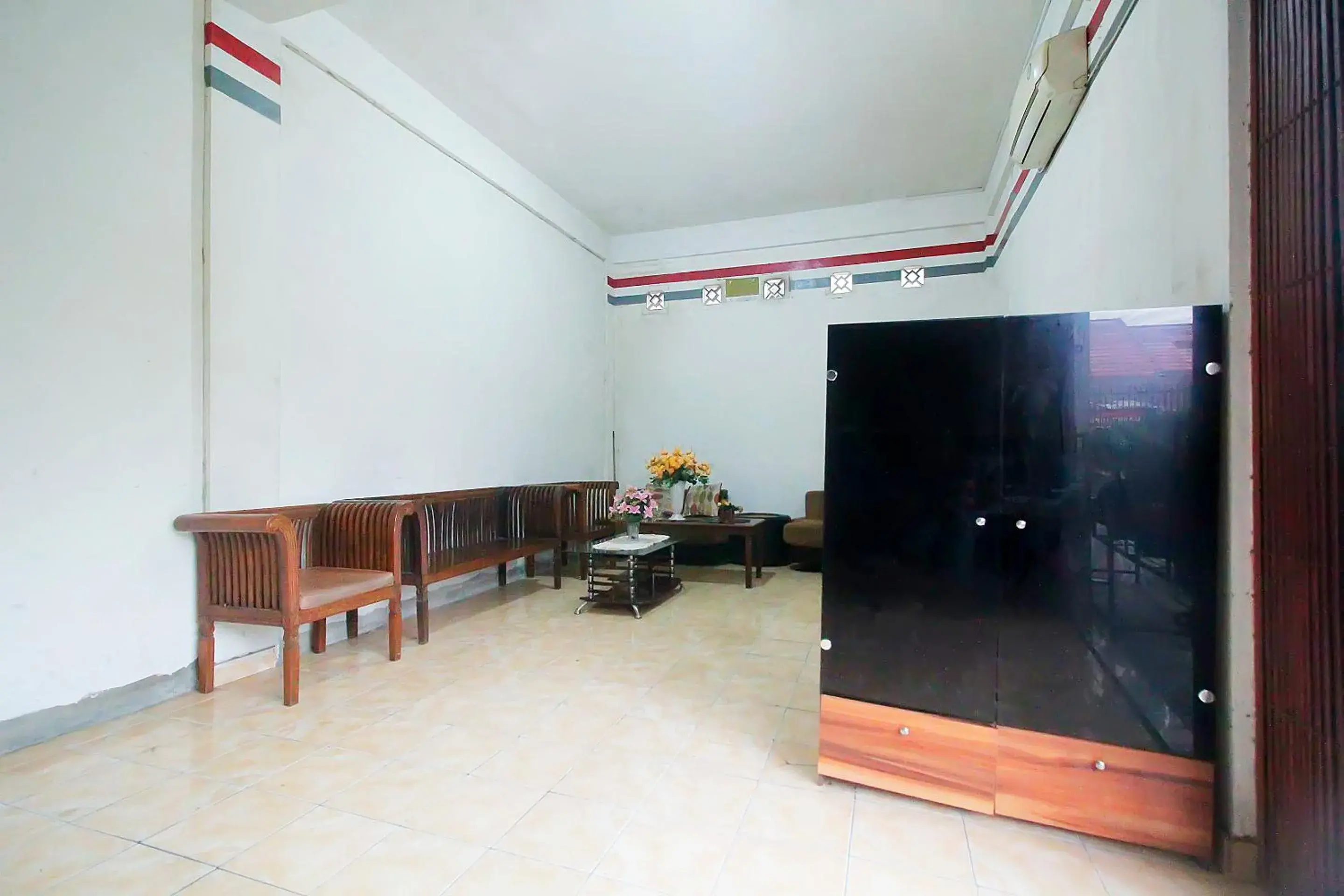 Seating area, TV/Entertainment Center in OYO 1847 Jasmine Kost