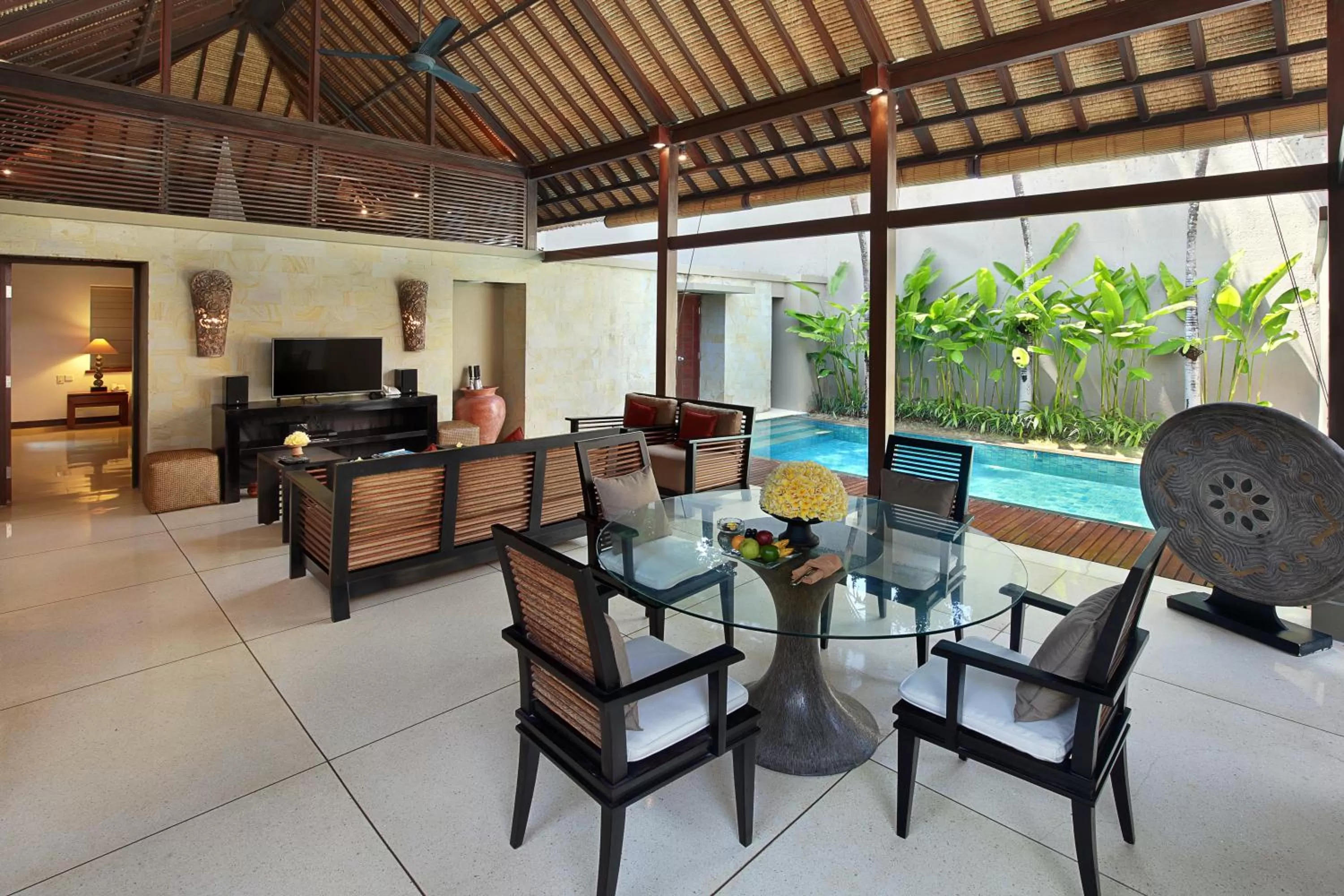 Living room in Bali Niksoma Boutique Beach Resort