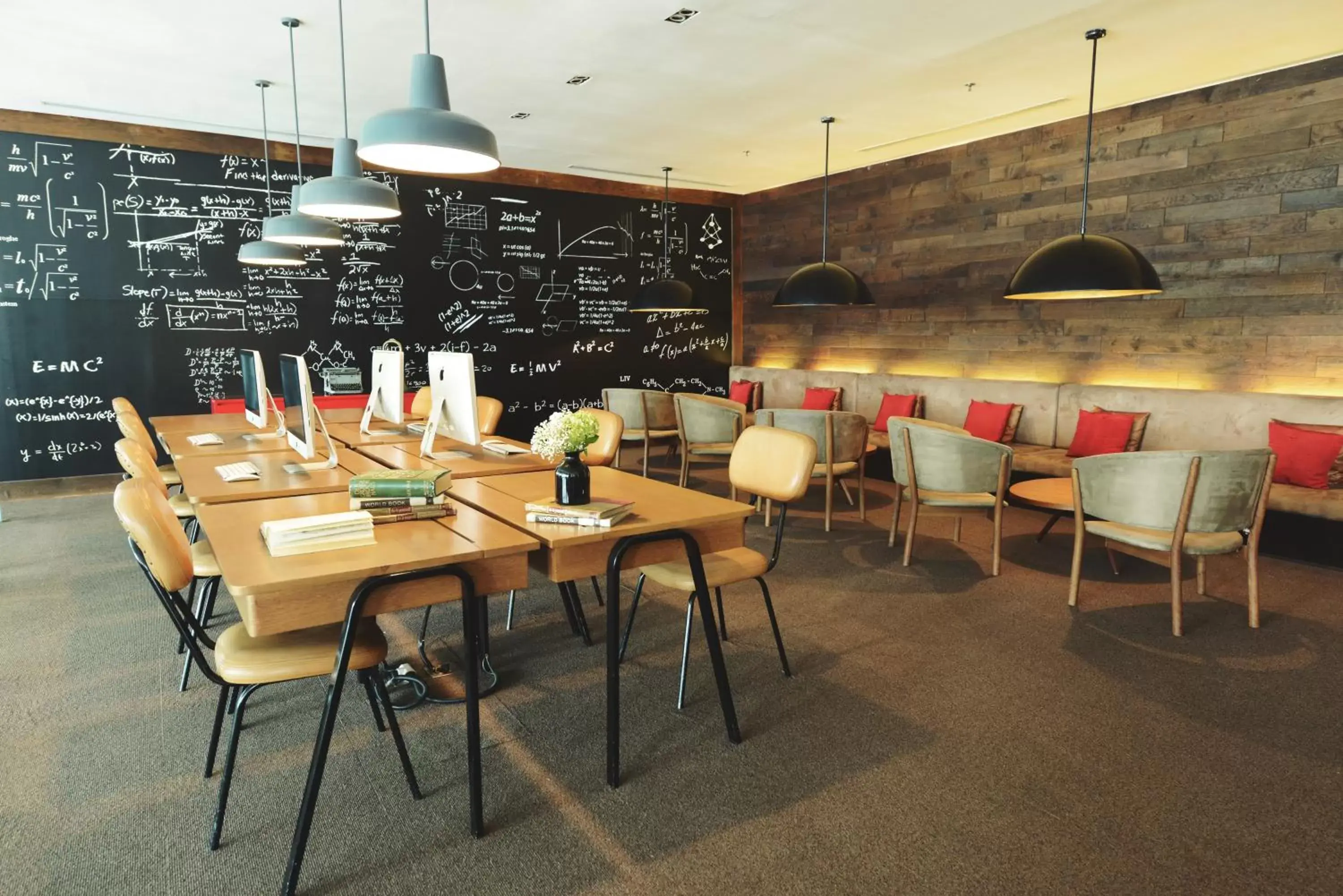 Restaurant/places to eat in Morrissey Hotel Restaurant/places to eat in Morrissey Hotel