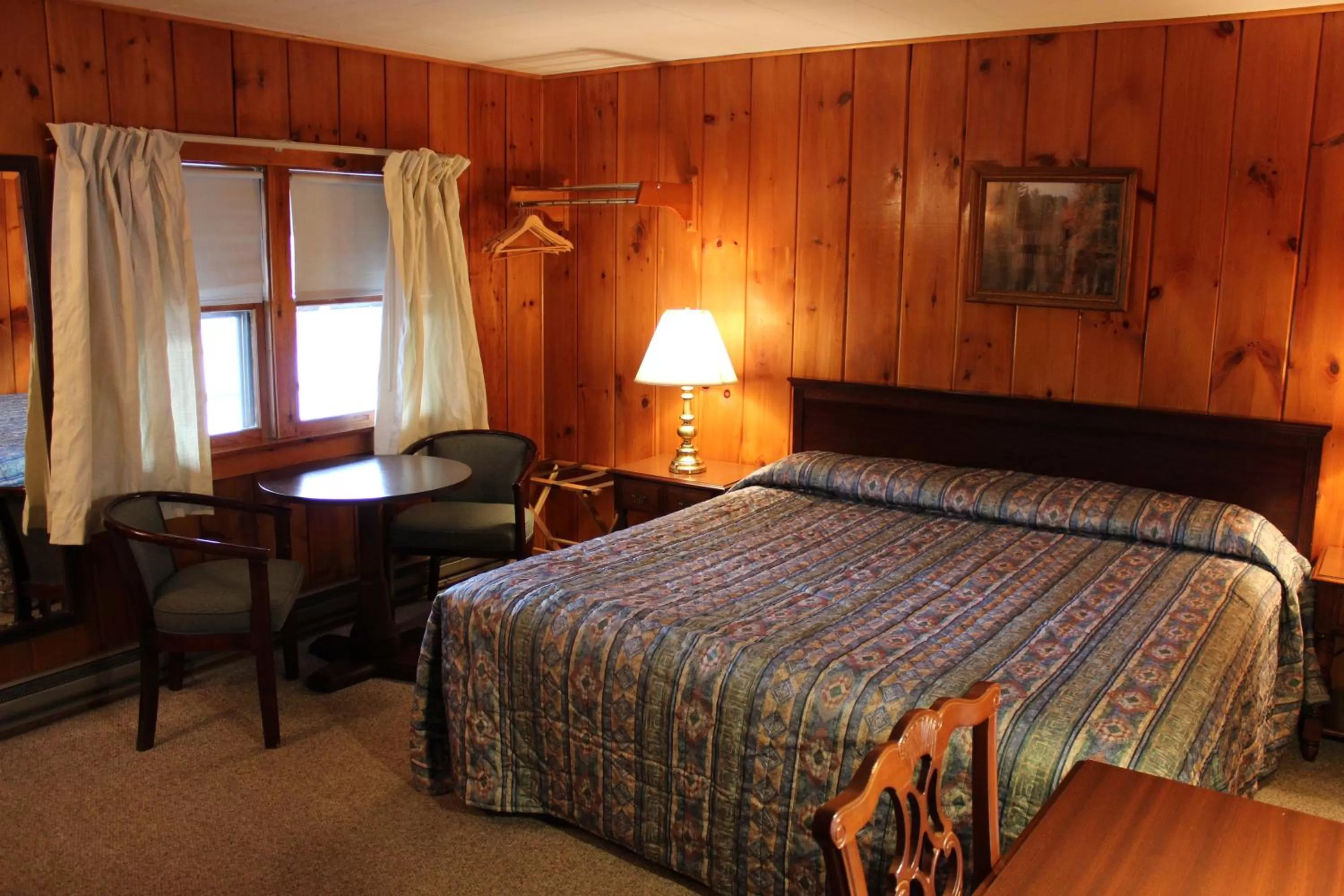 Bed in Nootka Lodge