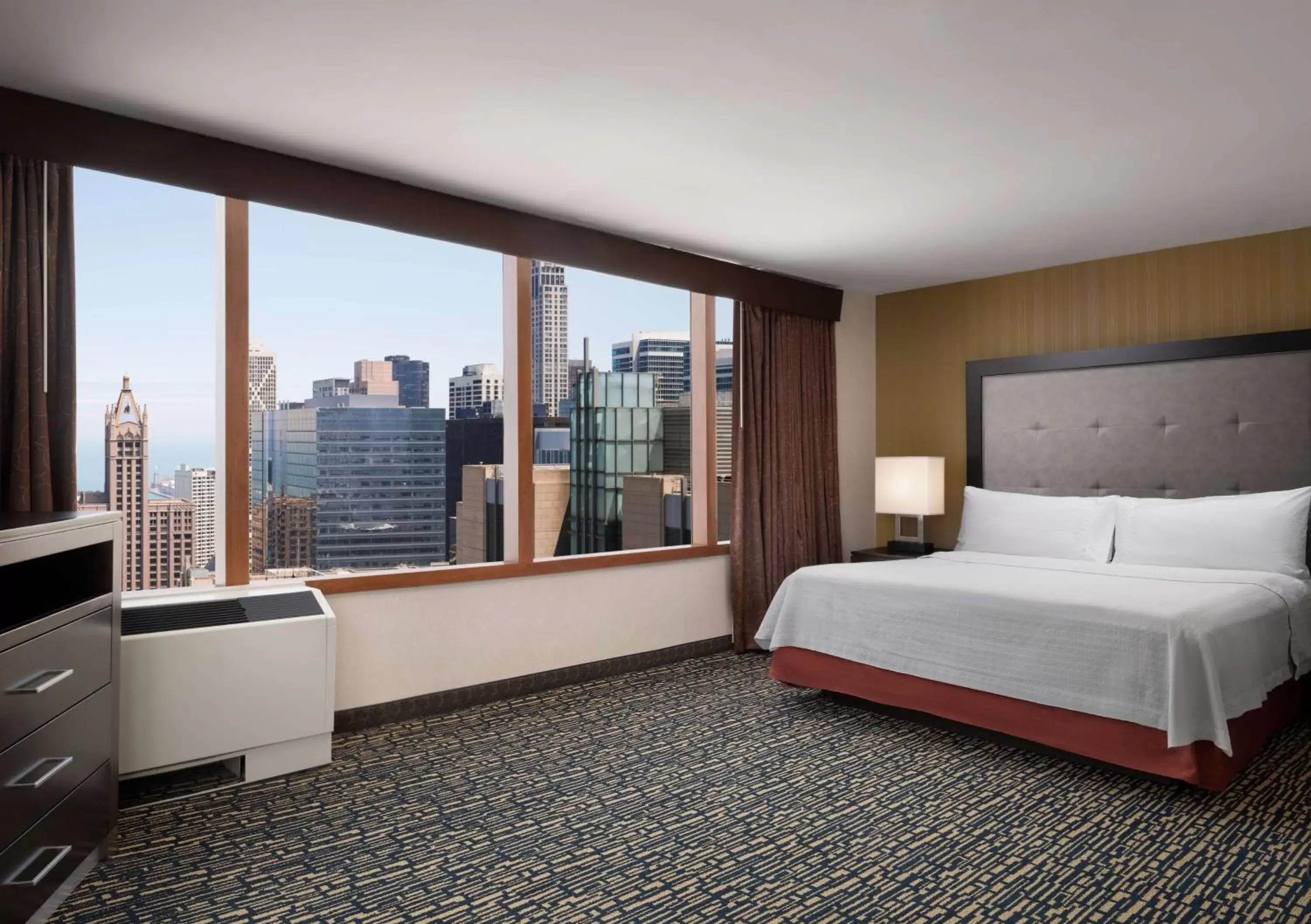 Bed in Homewood Suites by Hilton Chicago Downtown - Magnificent Mile